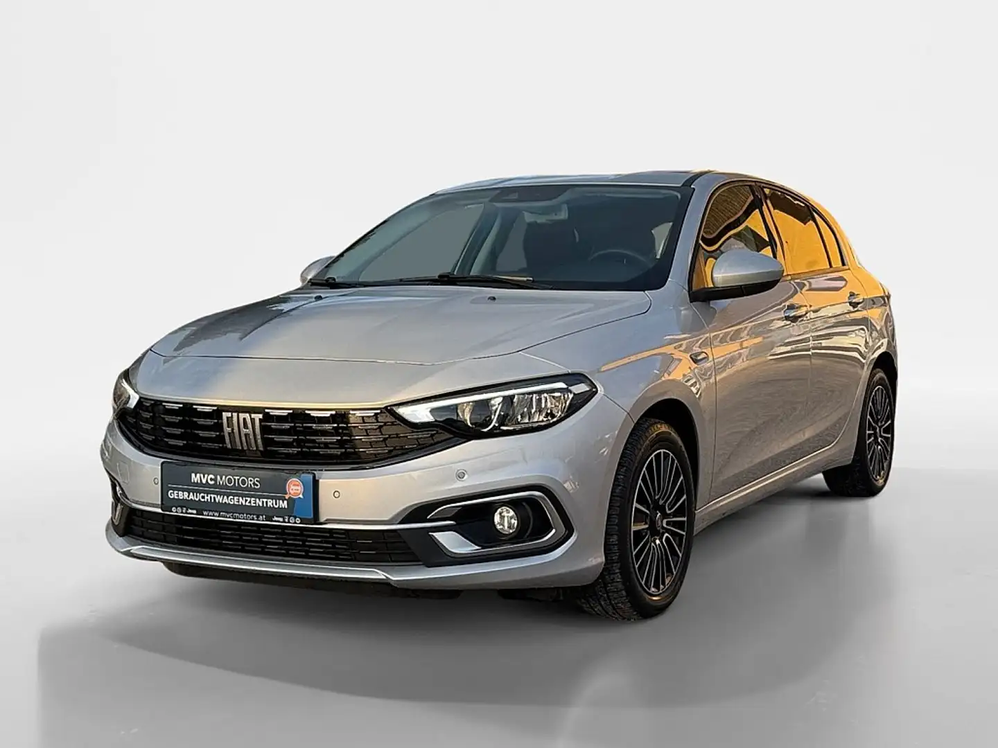 Fiat Tipo MultiJet 130 SCR Life Silber - 1