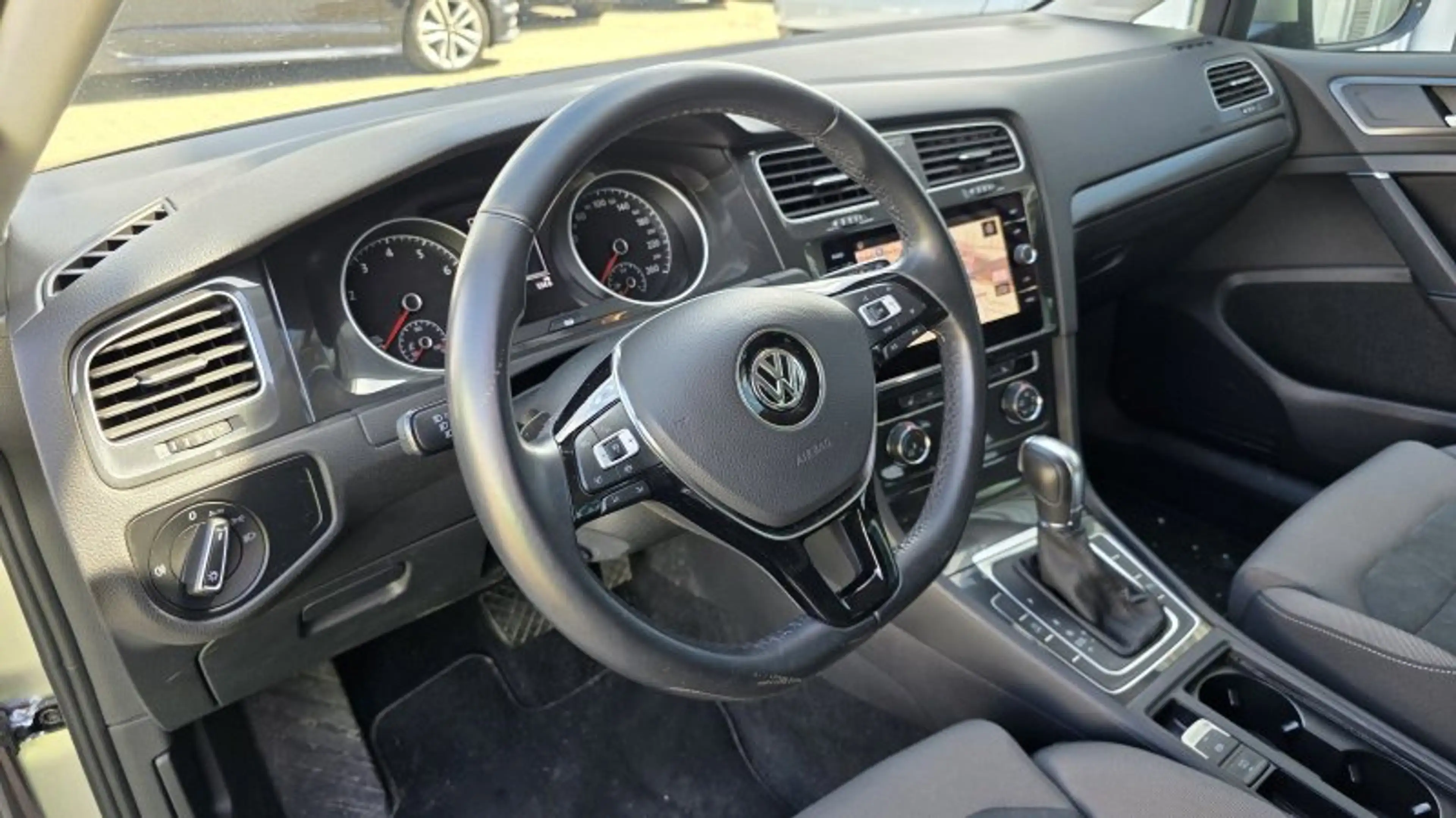 Volkswagen Golf VII Variant 1.0 TSI Comfortline DSG Navi ACC PDC S — photo 12