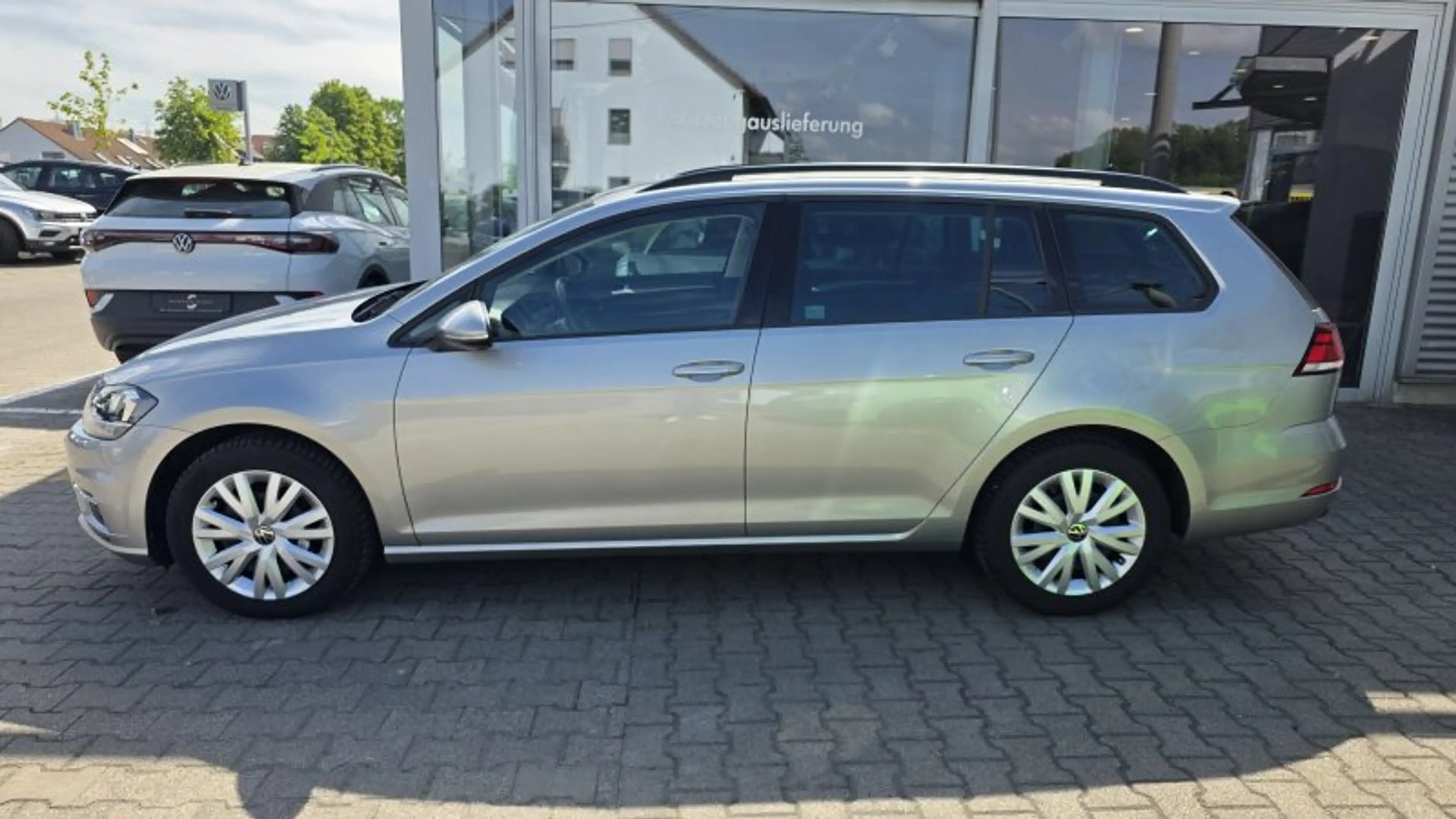 Volkswagen Golf VII Variant 1.0 TSI Comfortline DSG Navi ACC PDC S — photo 3