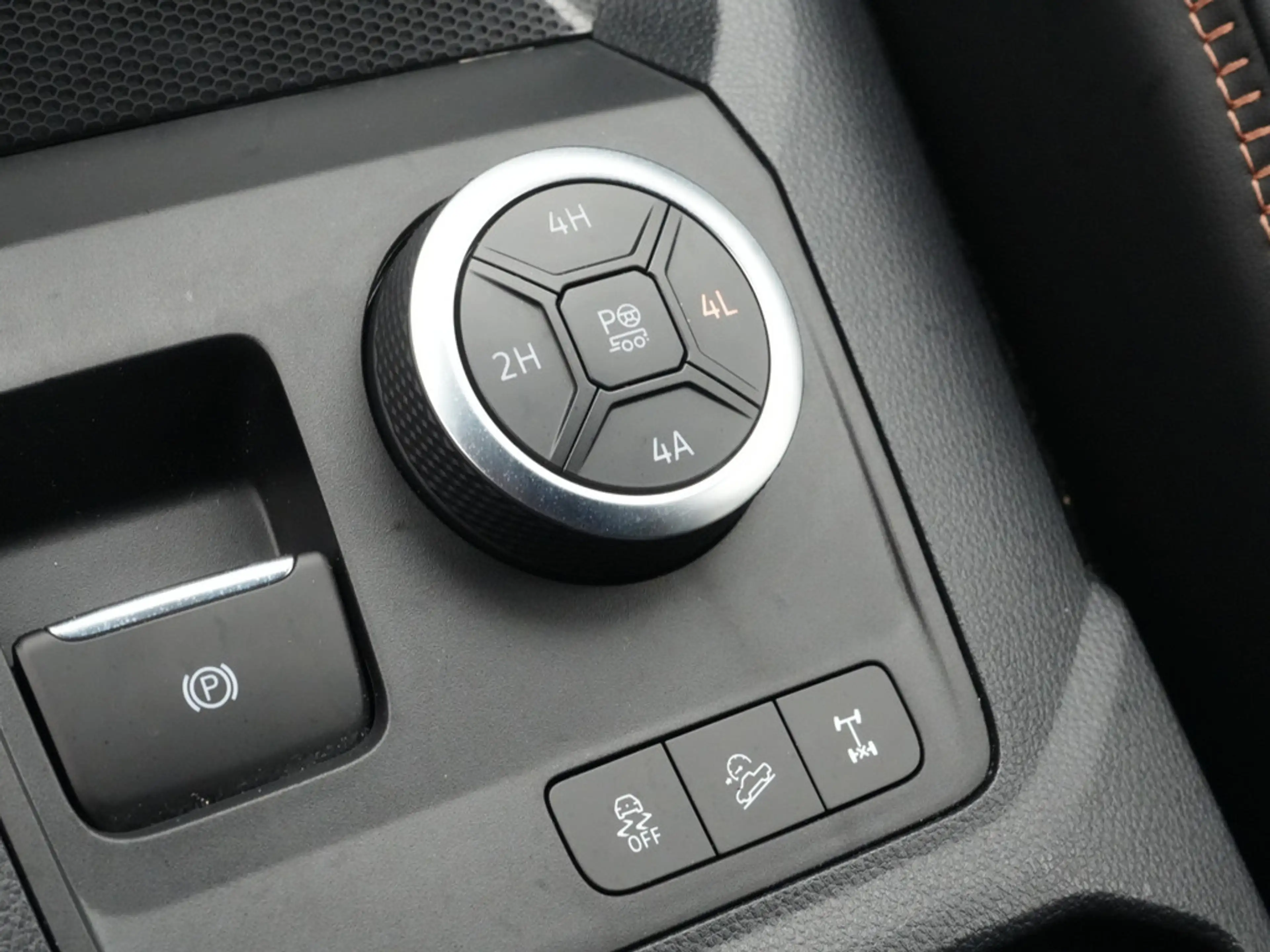 Volkswagen Amarok PanAmericana 4Motion MATRIX STANDHZ AH — photo 14