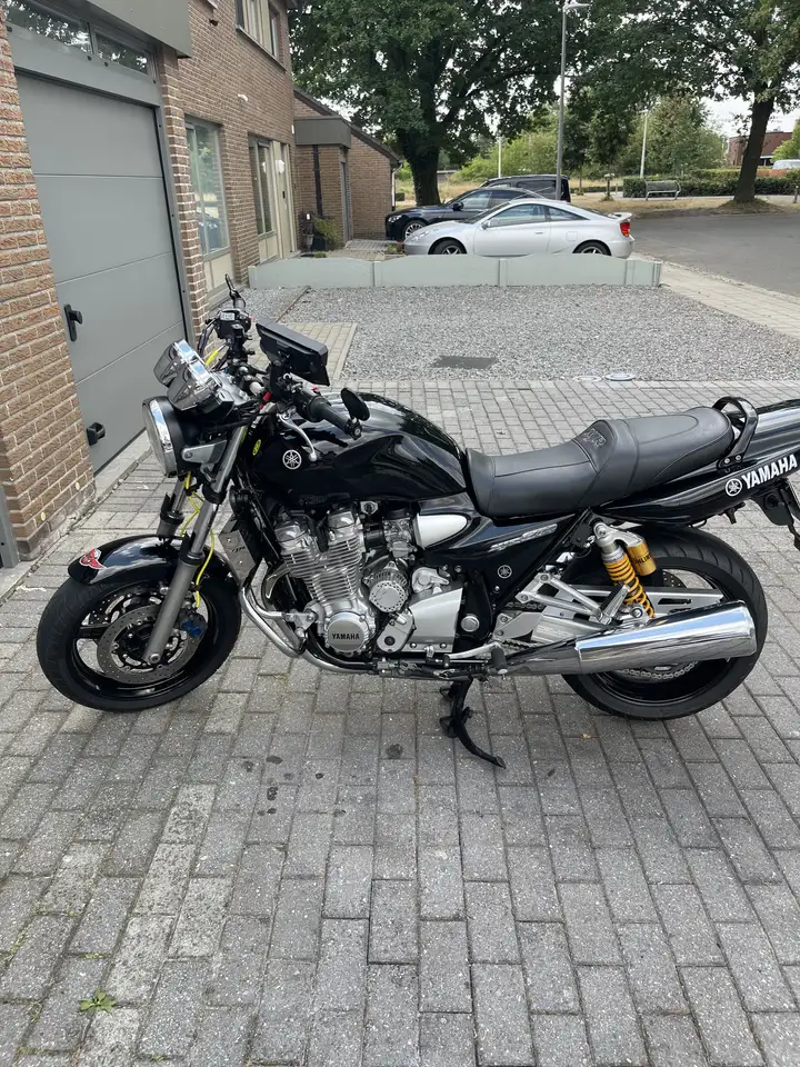 Yamaha XJR 1300