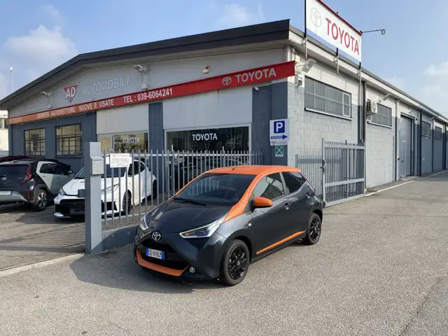 Toyota Aygo Aygo II 5p 5p 1.0 x-play m-mt 72cv