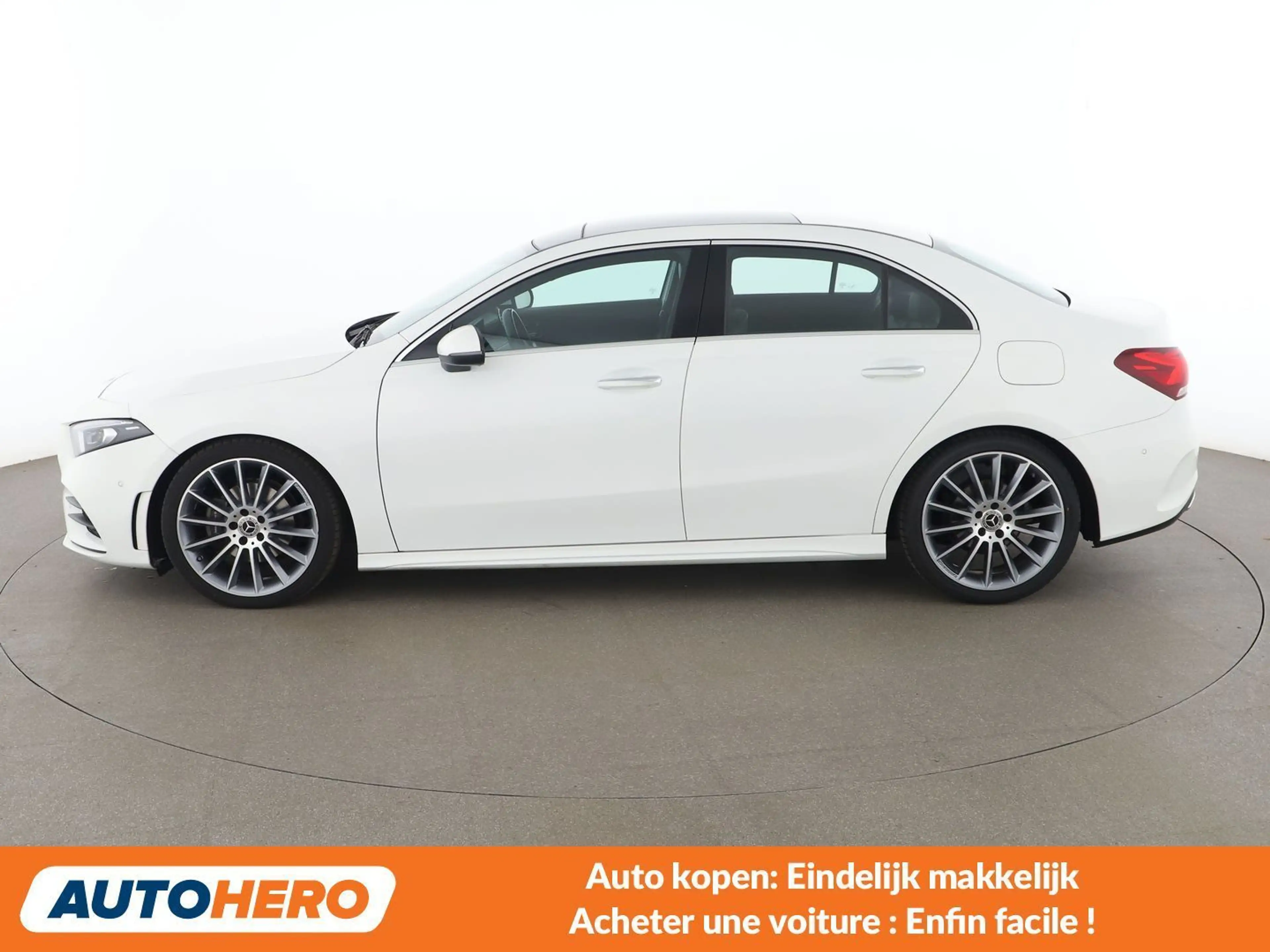 Mercedes-Benz A 180 A 180 d AMG Line — photo 3