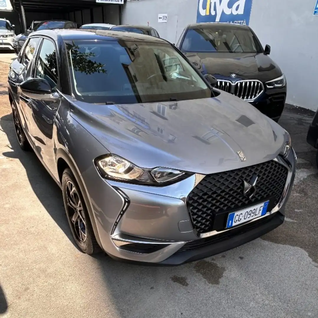 DS Automobiles DS 3 Crossback PureTech 100 So Chic Gris - 2