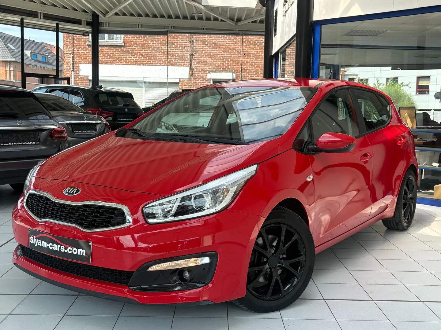 Kia Ceed / cee'd Cee'd 1.6 CRDi * SPORT * PDC * JANTES * CLIM * Rouge - 1