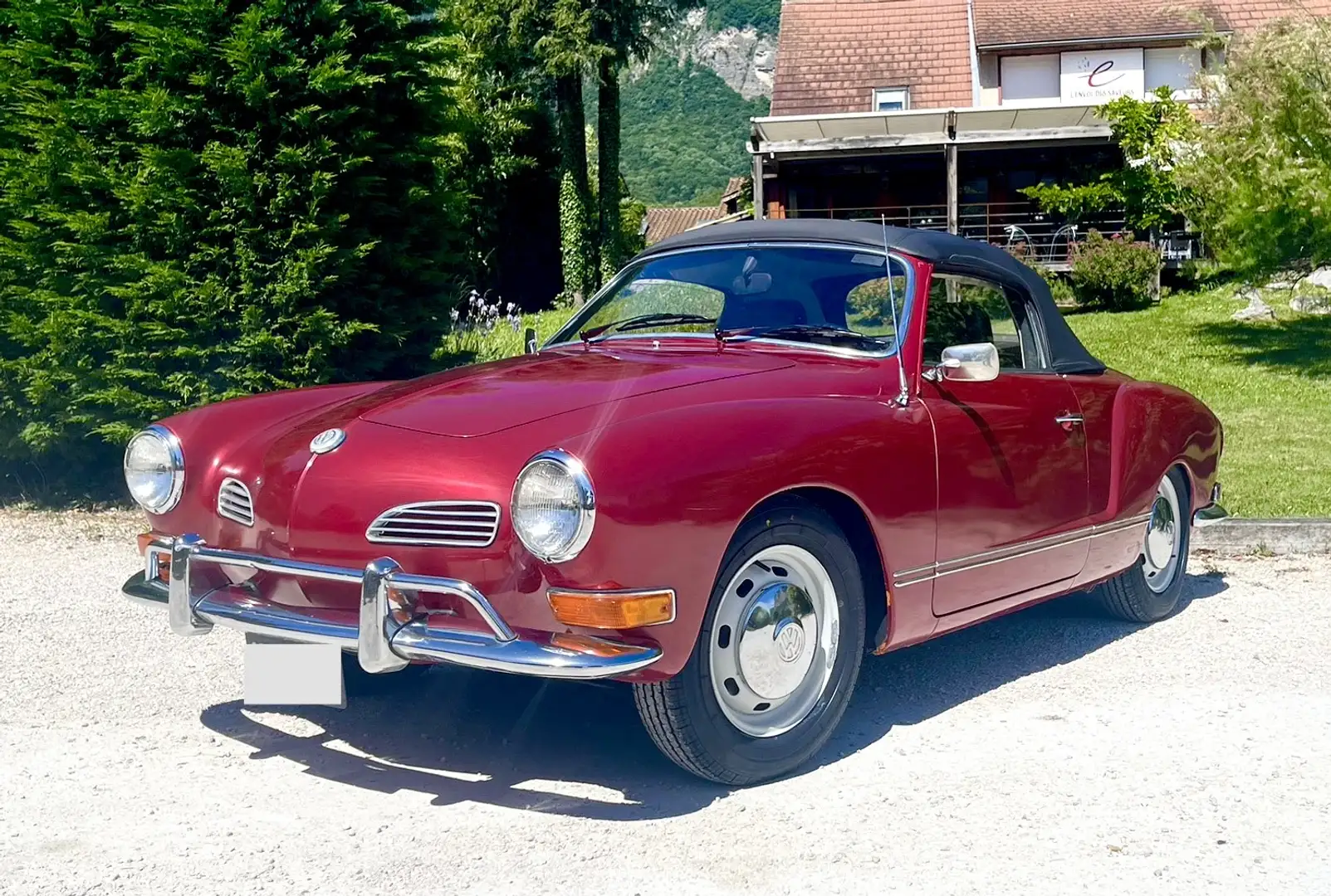 Volkswagen Karmann Ghia - 1
