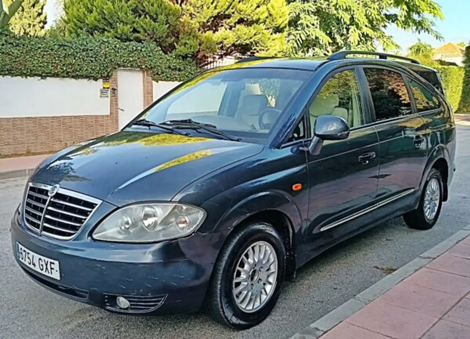 SsangYong Rodius Todoterreno Manual de 5 Puertas Negro - 1