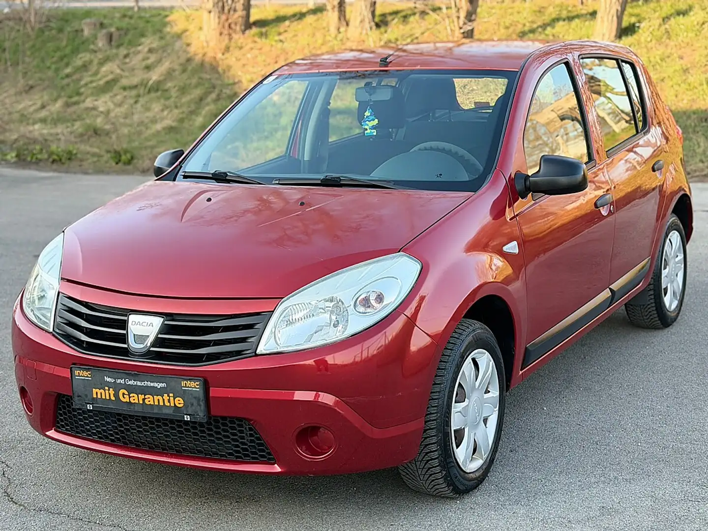 Dacia Sandero 1,2 16V 1.Besitz Rot - 1