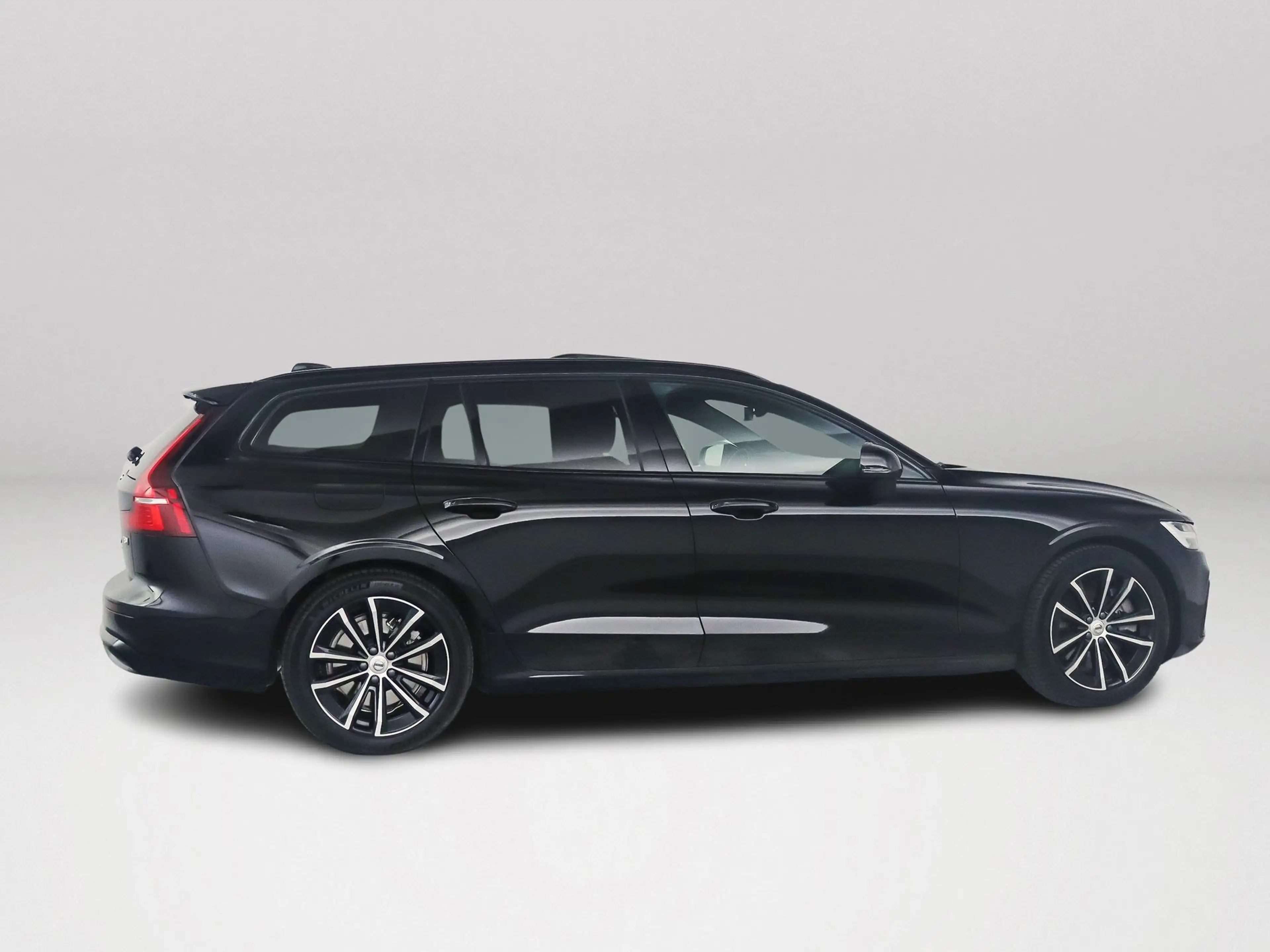 Volvo V60 T8 Plug-in hybrid AWD Plus Dark | SOH 100% | Panor — photo 5