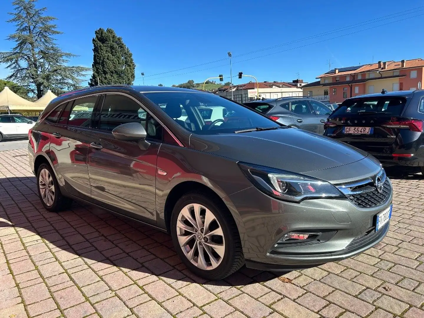 Opel Astra 1.4 Turbo 110CV EcoM Sports Tourer Dynamic Gris - 2