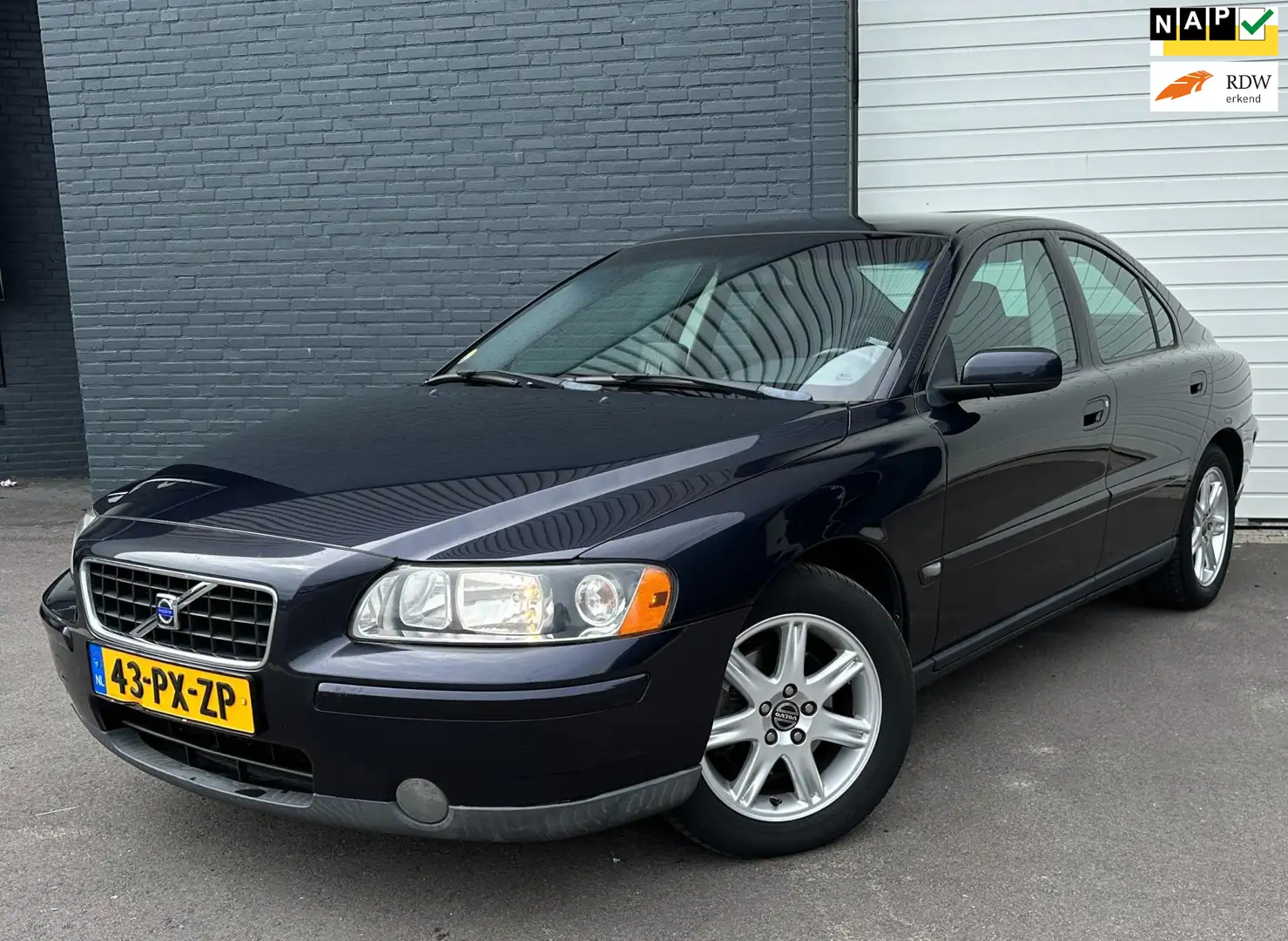 Volvo S60 2.4 Summum AUTOMAAT/LEDER/NAVI/APK-6-26 Albastru - 1