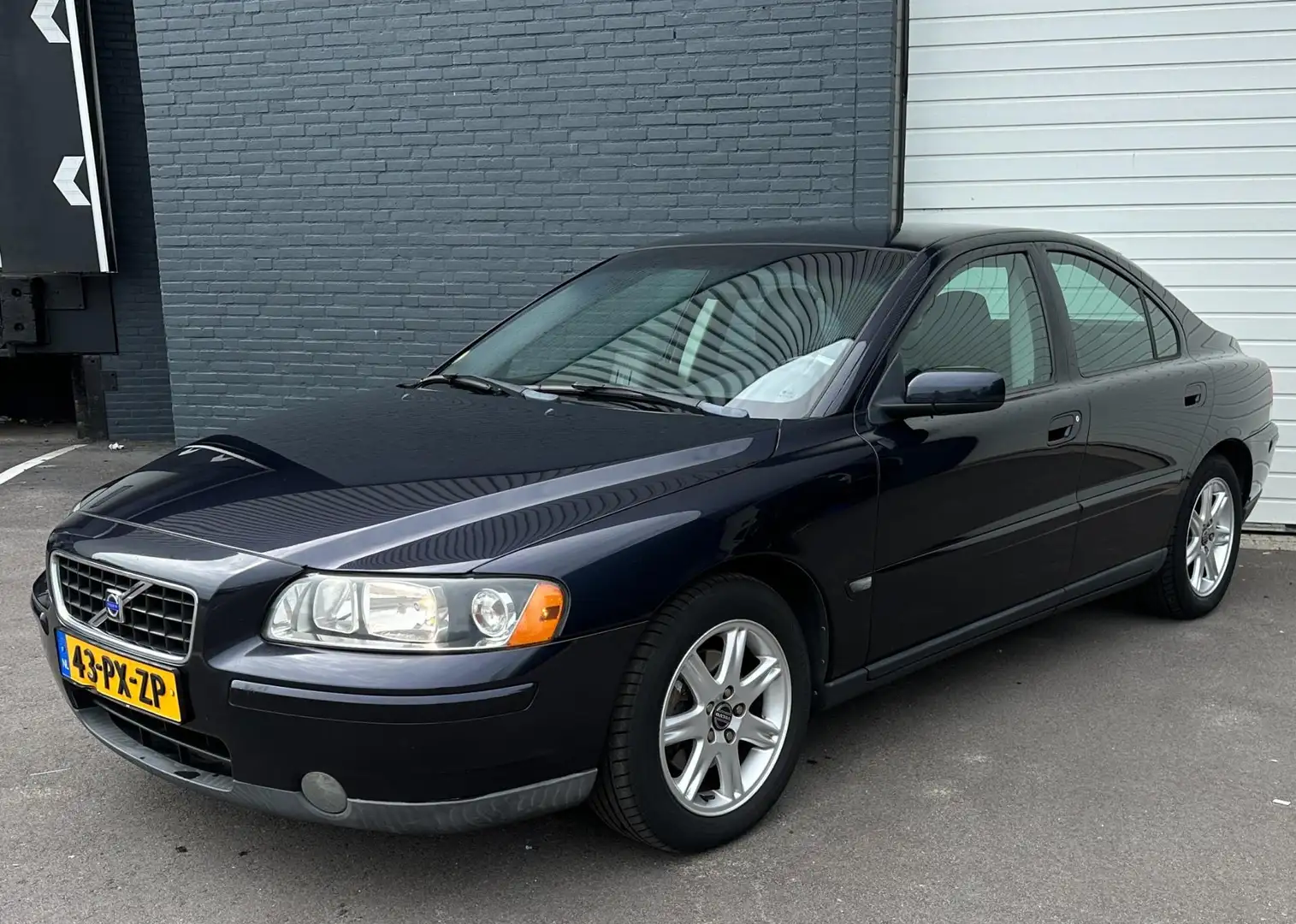 Volvo S60 2.4 Summum AUTOMAAT/LEDER/NAVI/APK-6-26 Albastru - 2