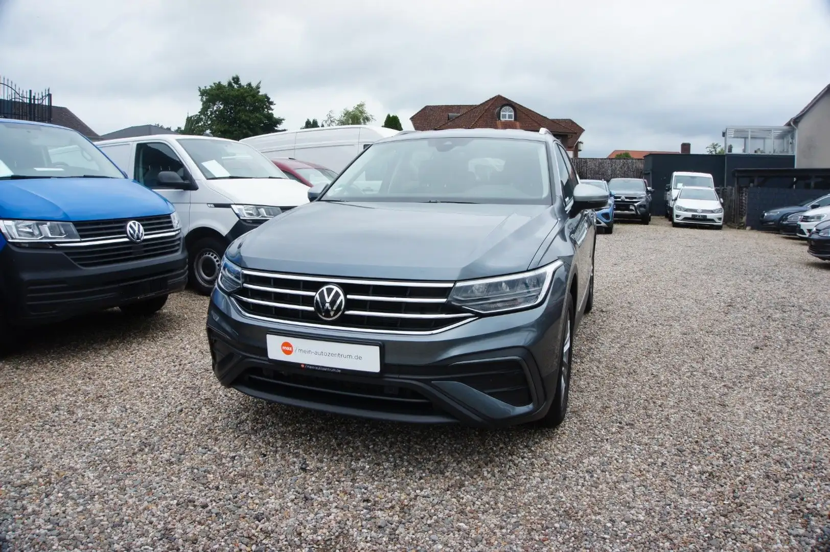 Volkswagen Tiguan Allspace Life AHK ACC SHZ Grau - 1