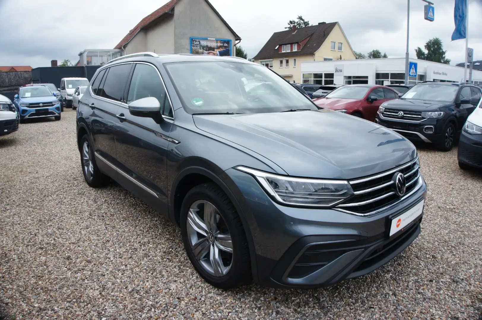 Volkswagen Tiguan Allspace Life AHK ACC SHZ Grau - 2