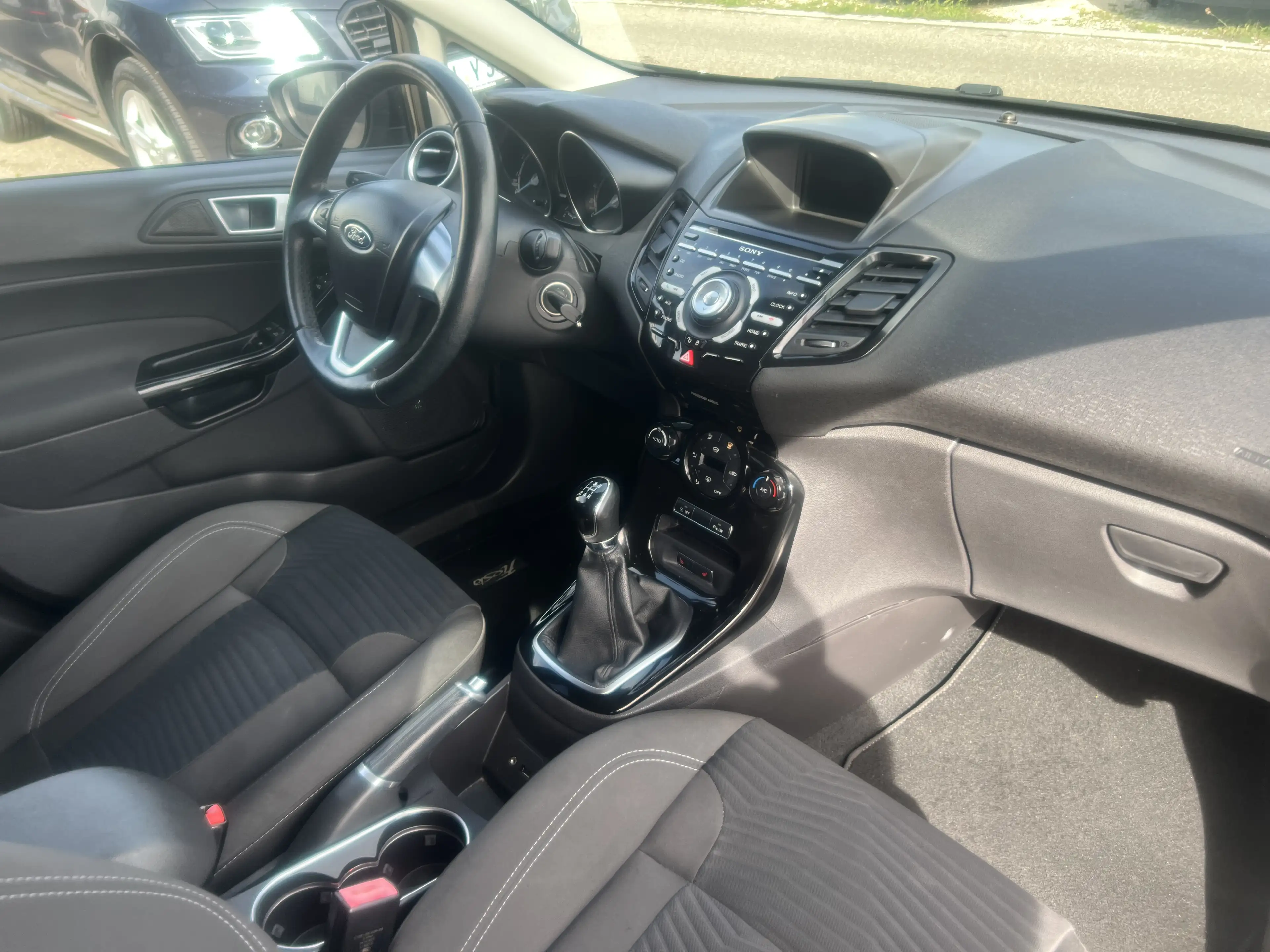 Ford Fiesta Titanium — photo 5