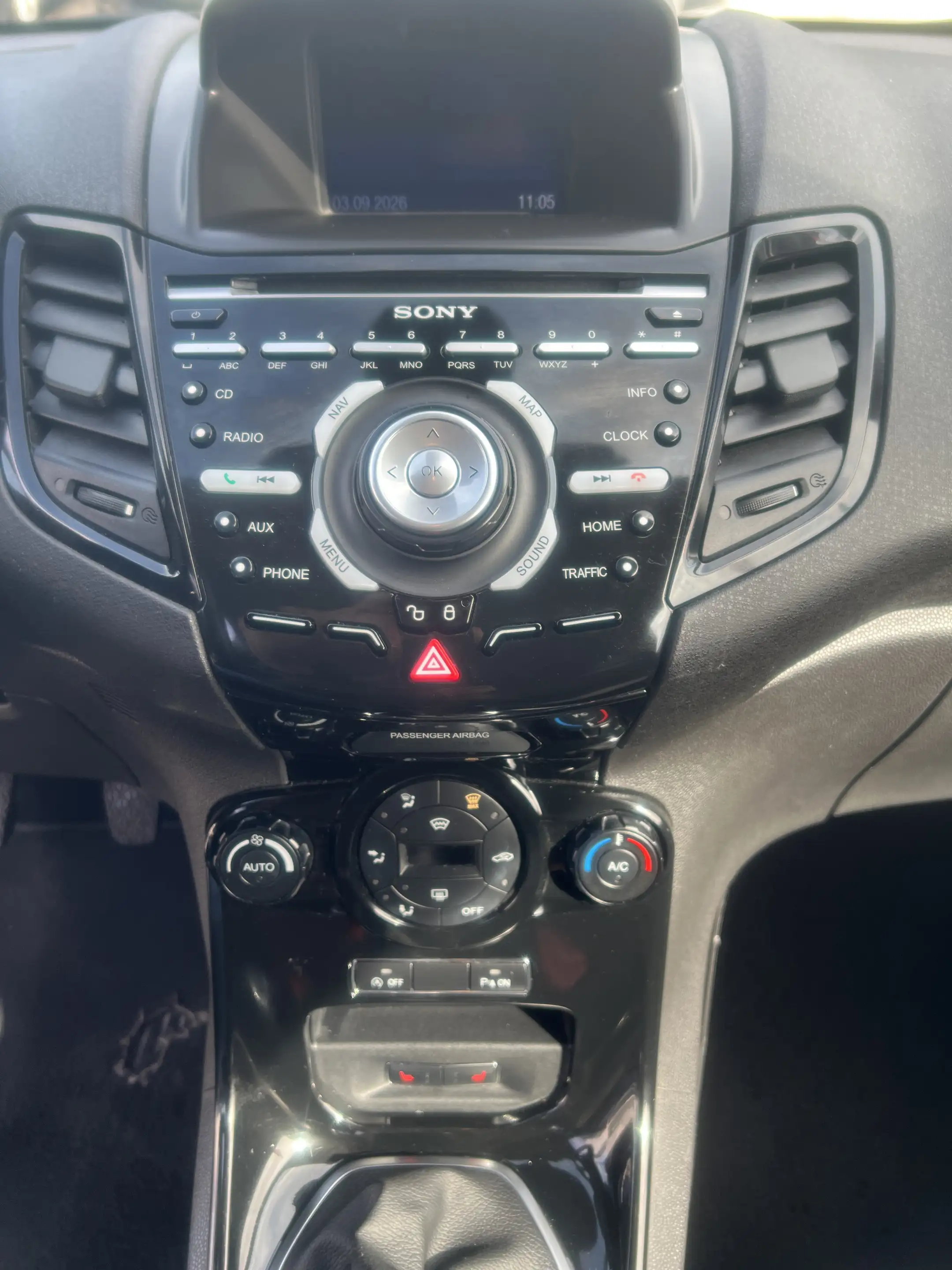 Ford Fiesta Titanium — photo 7