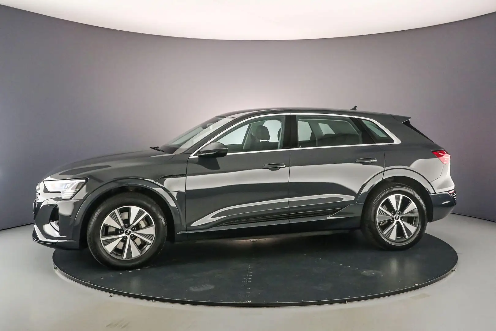 Audi Q8 e-tron 50 quattro Edition 95 kWh | Luchtvering | Adapt. C Grijs - 2