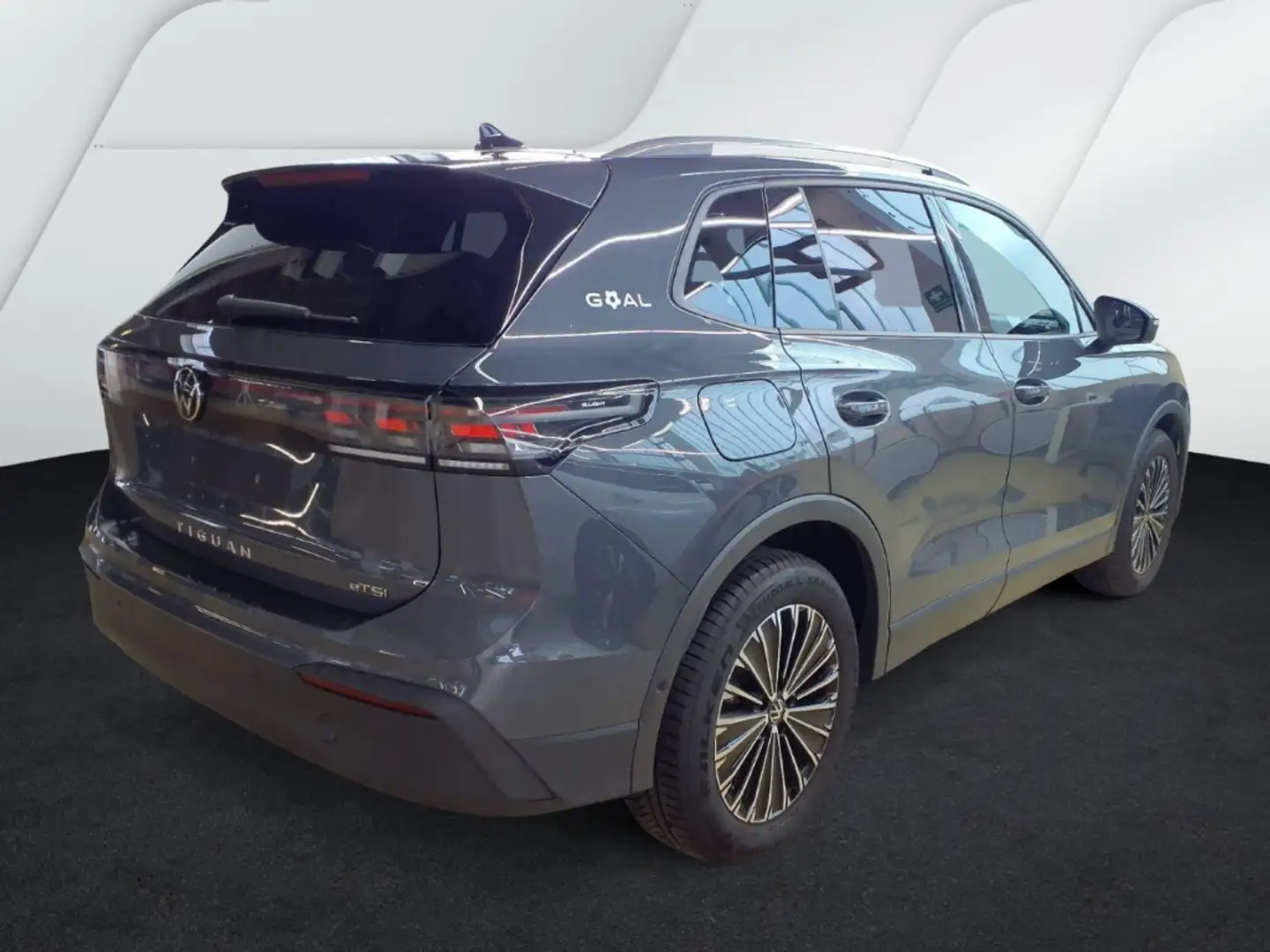 Volkswagen Tiguan 1.5 eTSI DSG GOAL AHK NAVI IQ.LIGHT Grau - 2