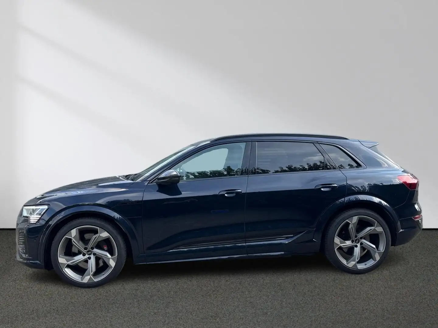 Audi SQ8 e-tron quattro Matrix-LED Panorama B&O AHK Bleu - 2