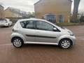 Toyota Aygo AUTOMAAT / Airco / 114.000 NAP / Leuke auto Grau - thumbnail 2