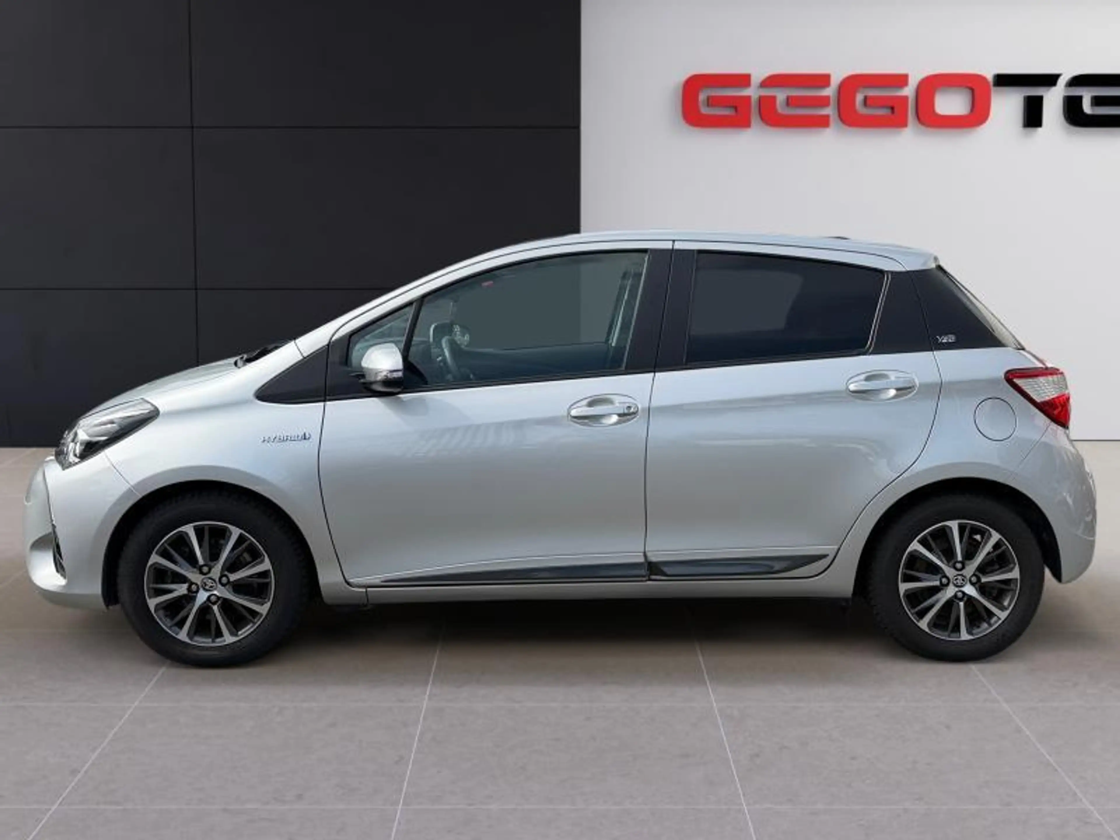 Toyota Yaris Y20 — photo 3