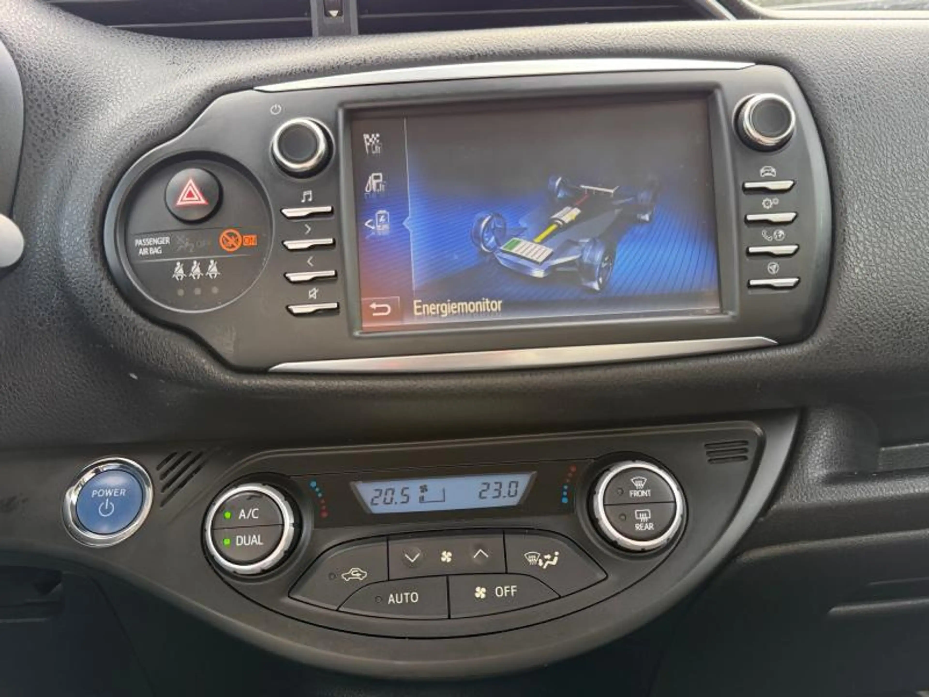 Toyota Yaris Y20 — photo 18