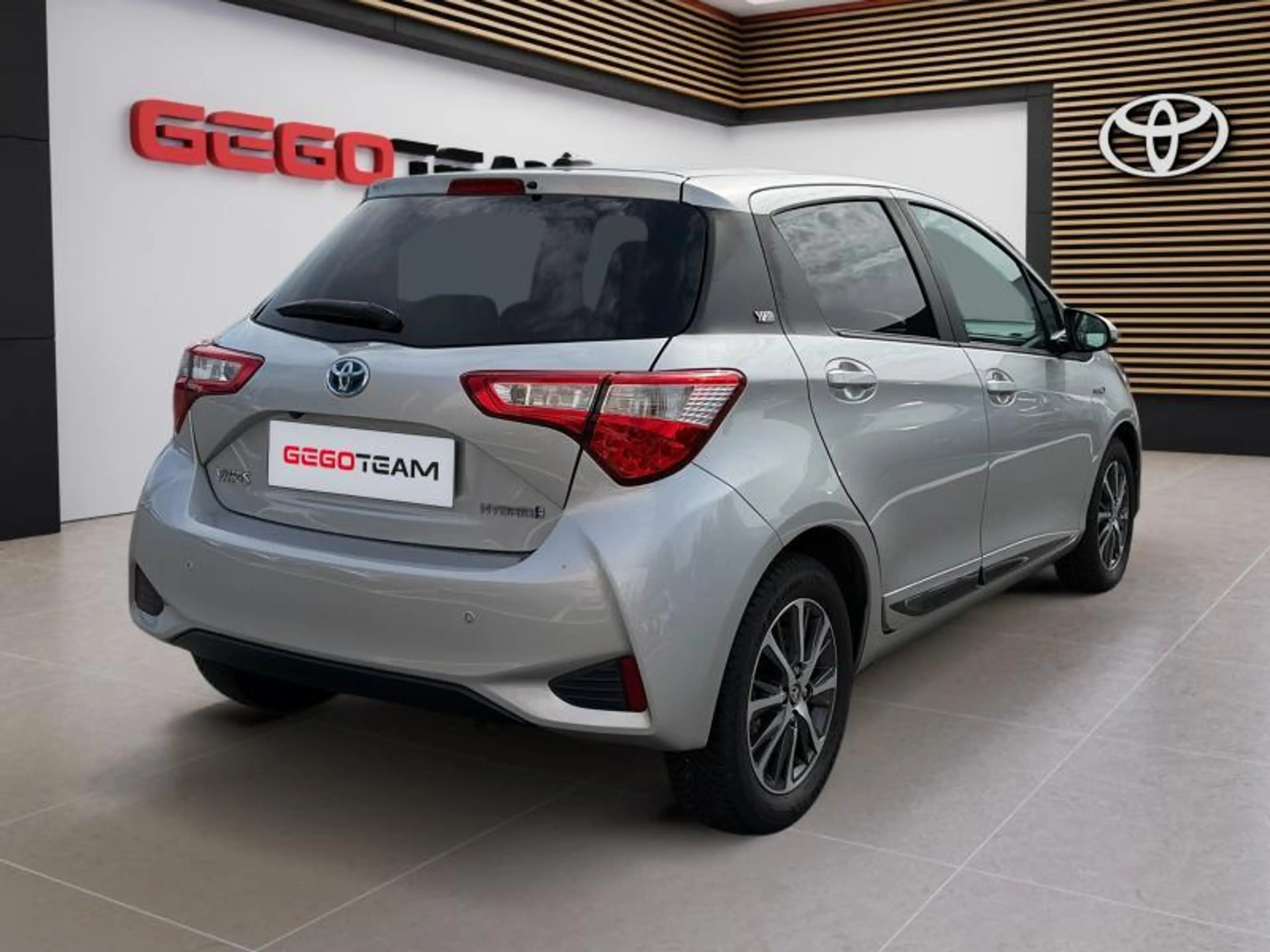 Toyota Yaris Y20 — photo 6