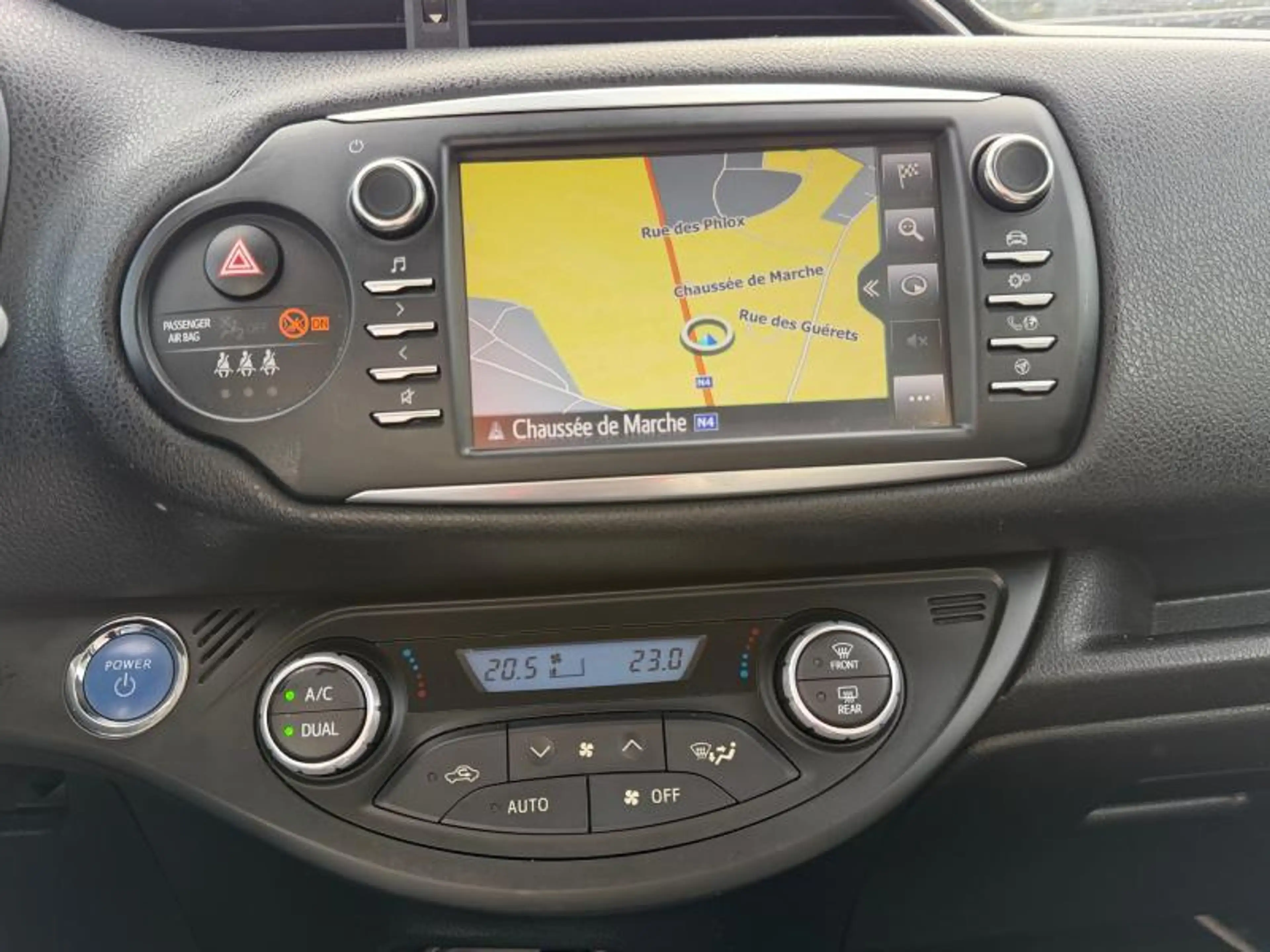 Toyota Yaris Y20 — photo 19