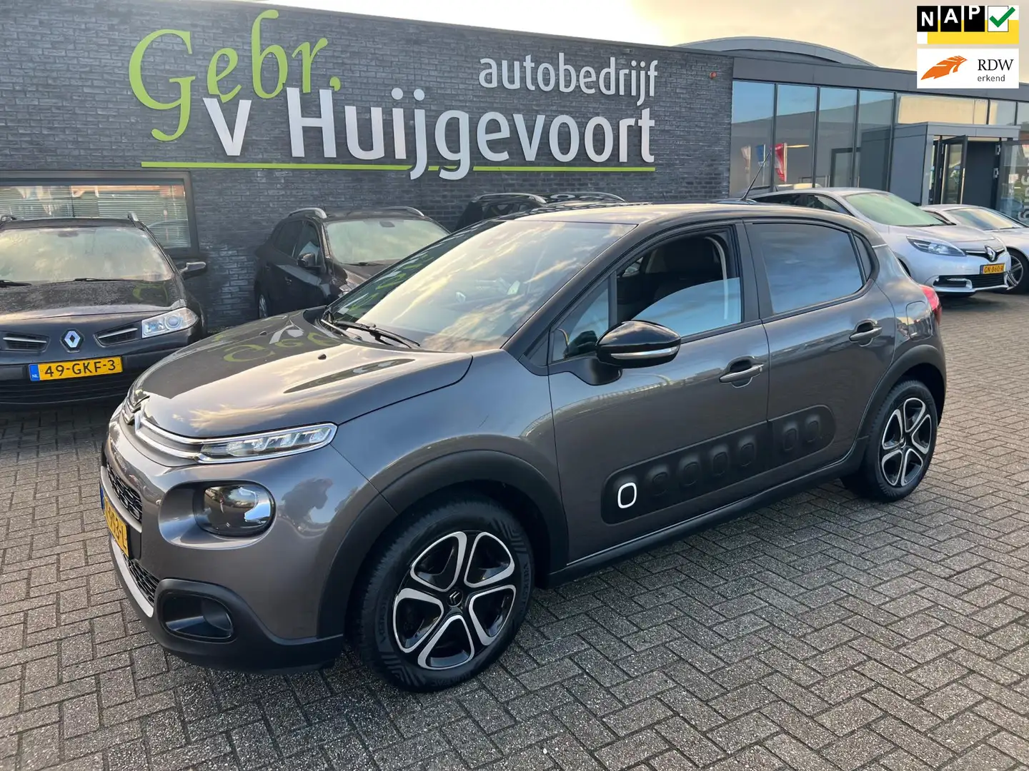 Citroen C3 1.2 PureTech Feel Edition Gris - 1