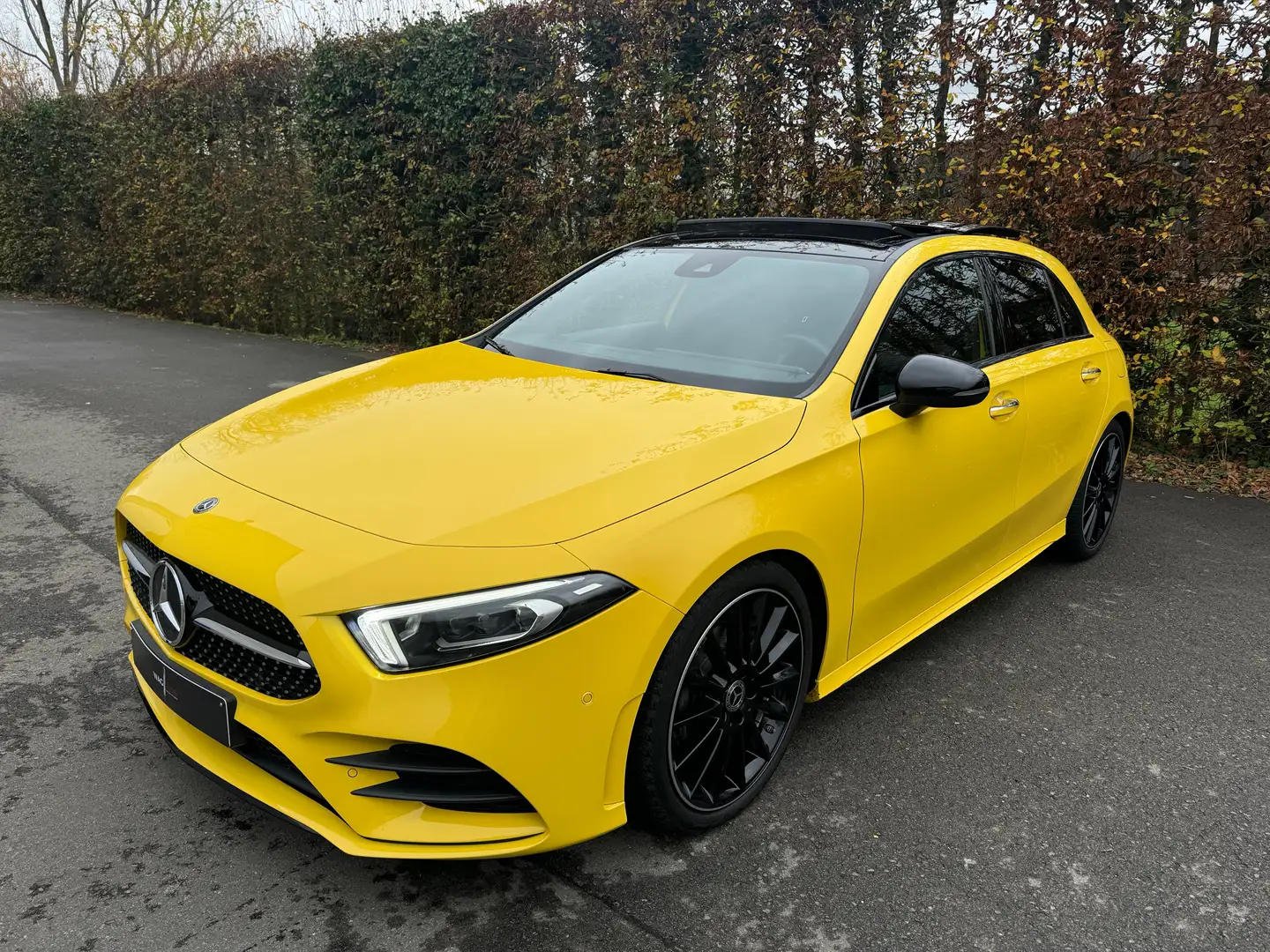 Mercedes-Benz A 200 PACK AMG / PANO / / CAM / Amarillo - 1