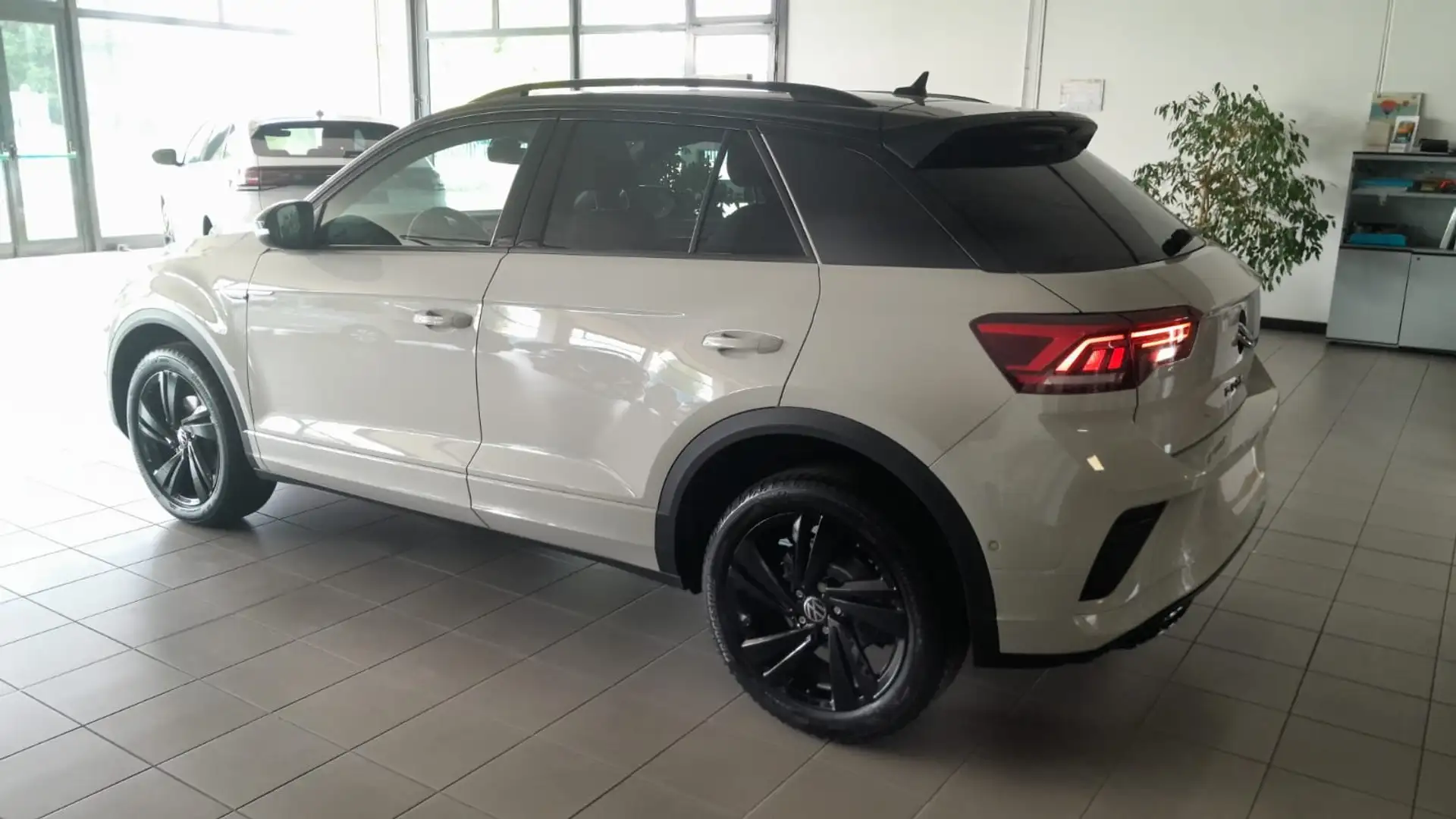Volkswagen T-Roc T-Roc 2.0 tdi R-Line Plus 115cv Grigio - 2