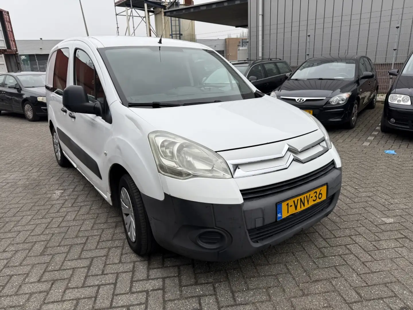 Citroen Berlingo 1.6 HDI 500 Club Wit - 1