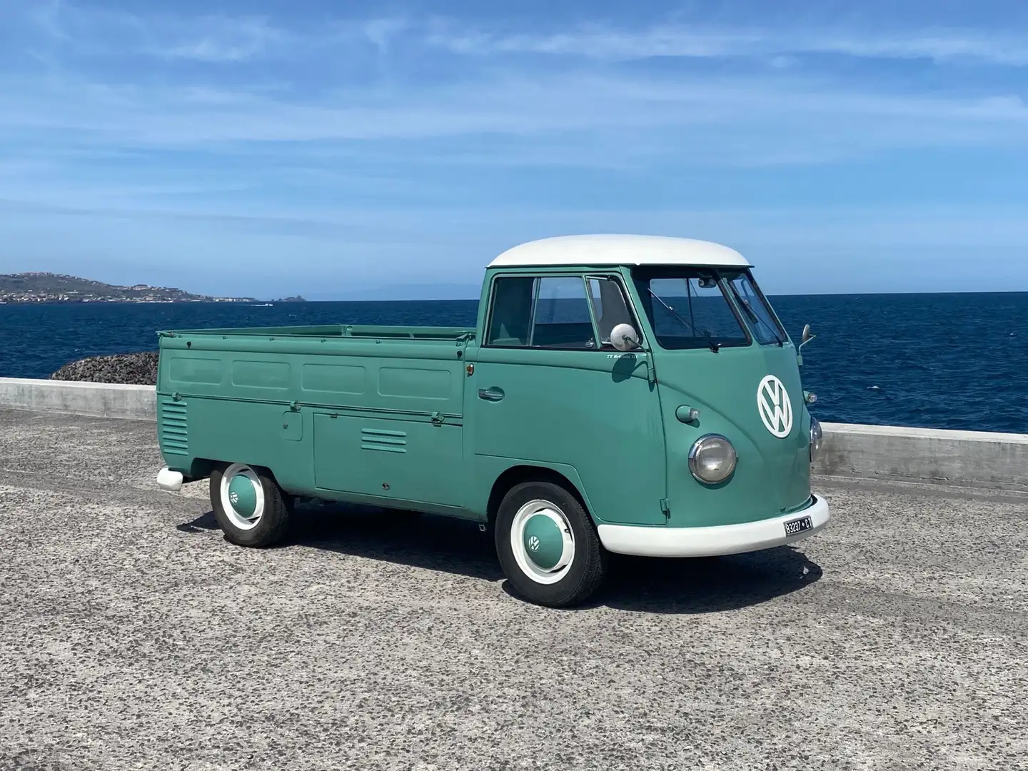 Volkswagen T1 Pick-up Зелений - 1