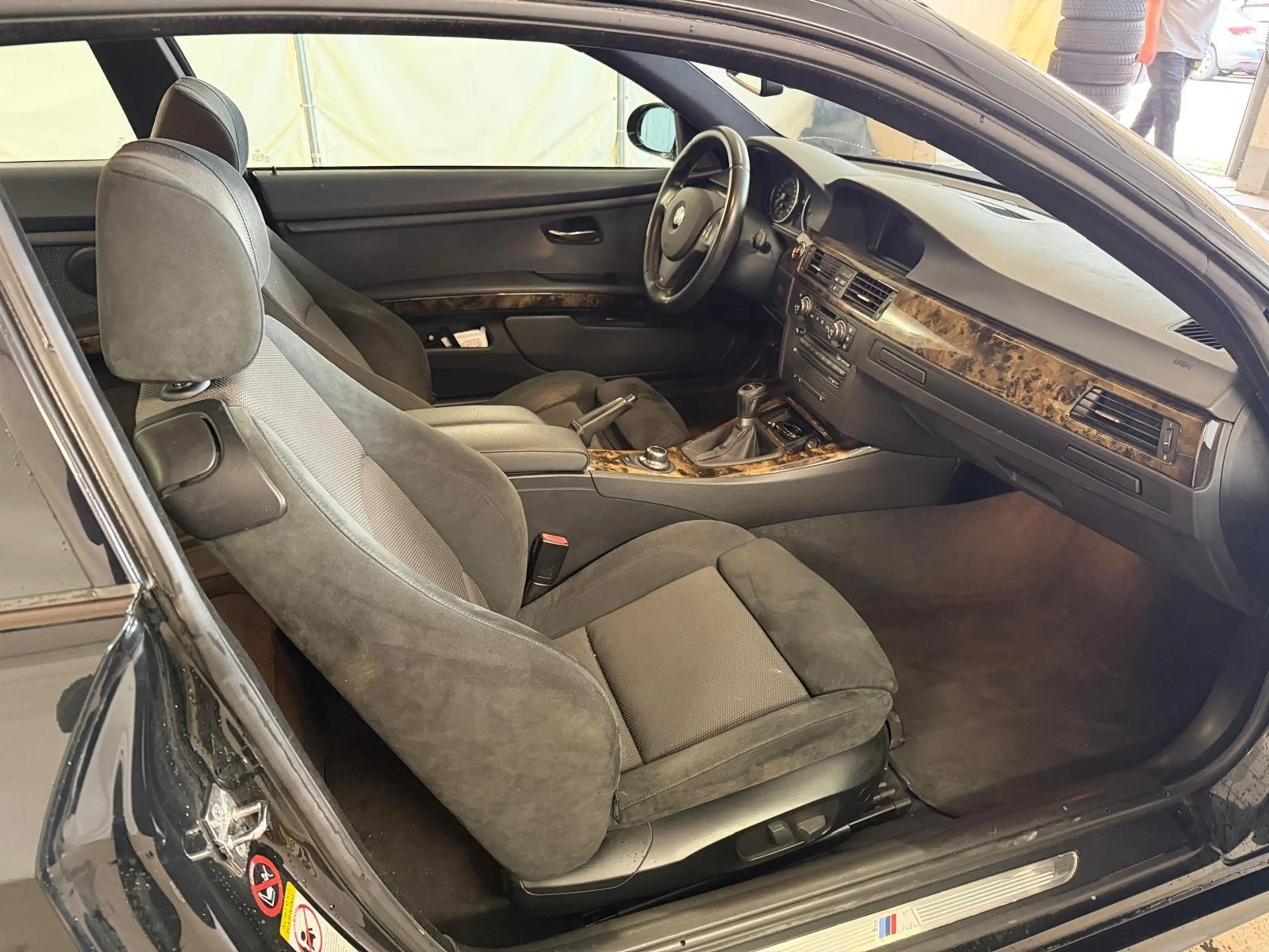 BMW 325 i Coupe M Sport XENON+/SHADOW/2xPDC/KEYLESS — photo 8