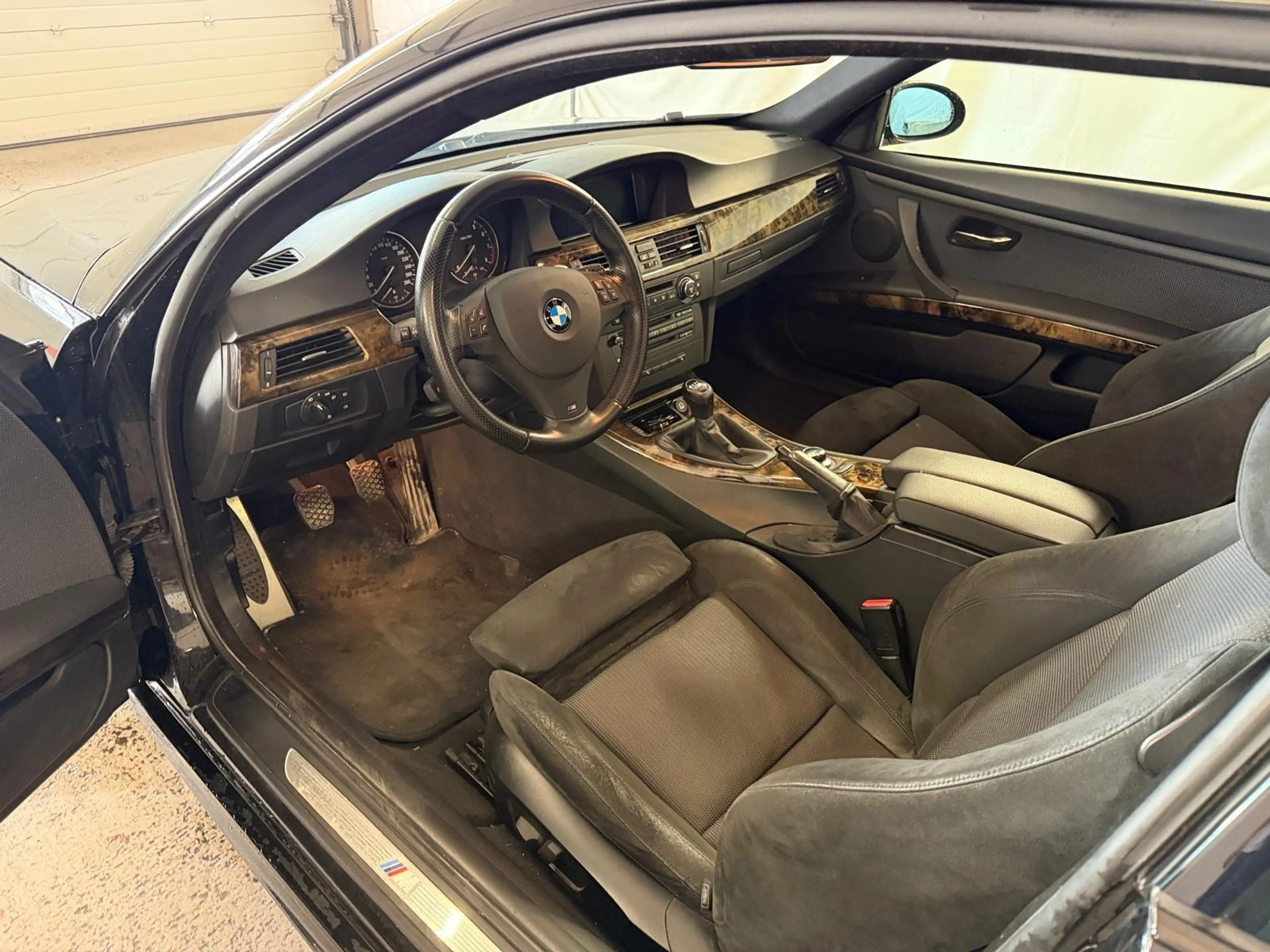 BMW 325 i Coupe M Sport XENON+/SHADOW/2xPDC/KEYLESS — photo 2