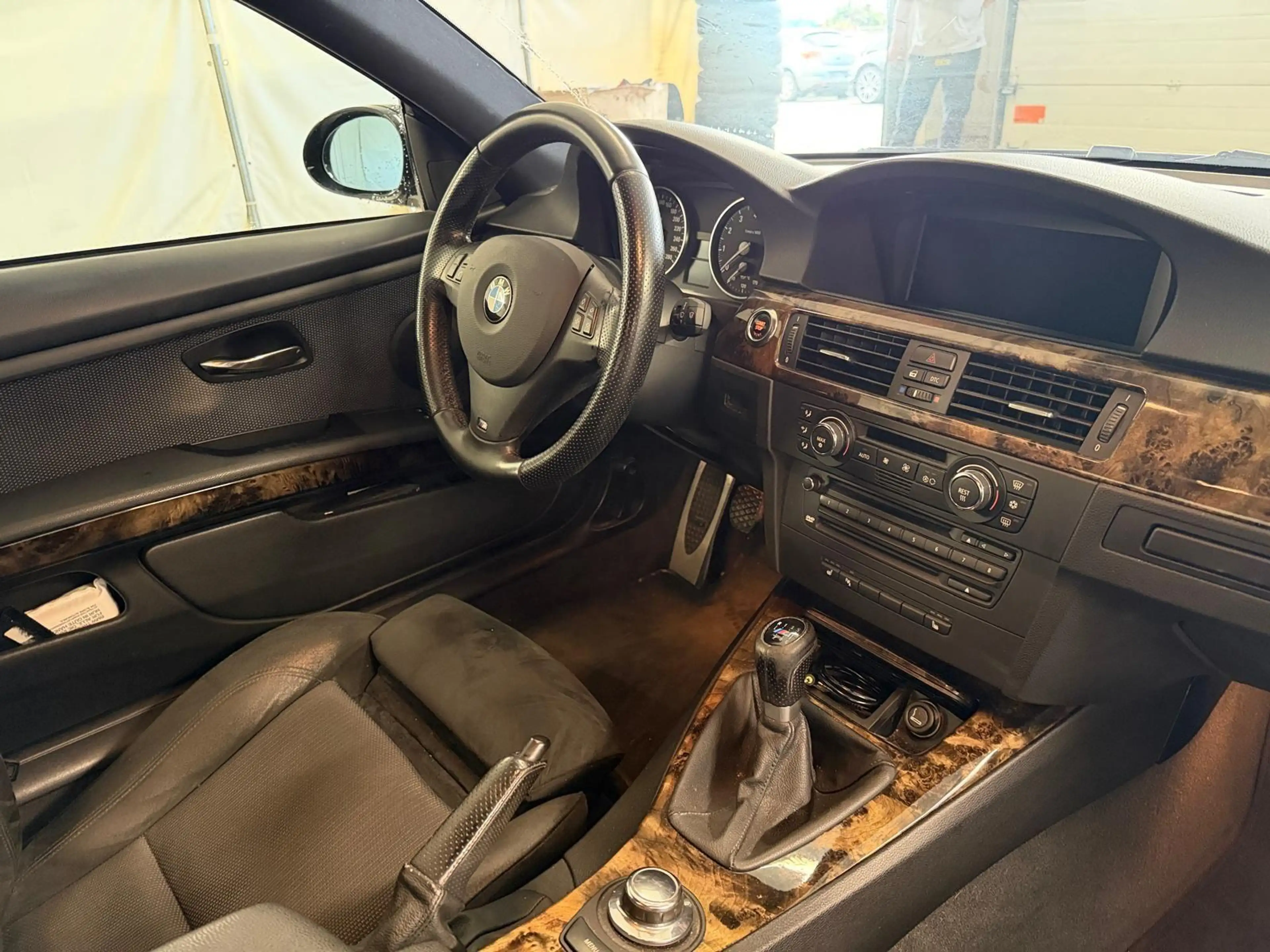 BMW 325 i Coupe M Sport XENON+/SHADOW/2xPDC/KEYLESS — photo 9