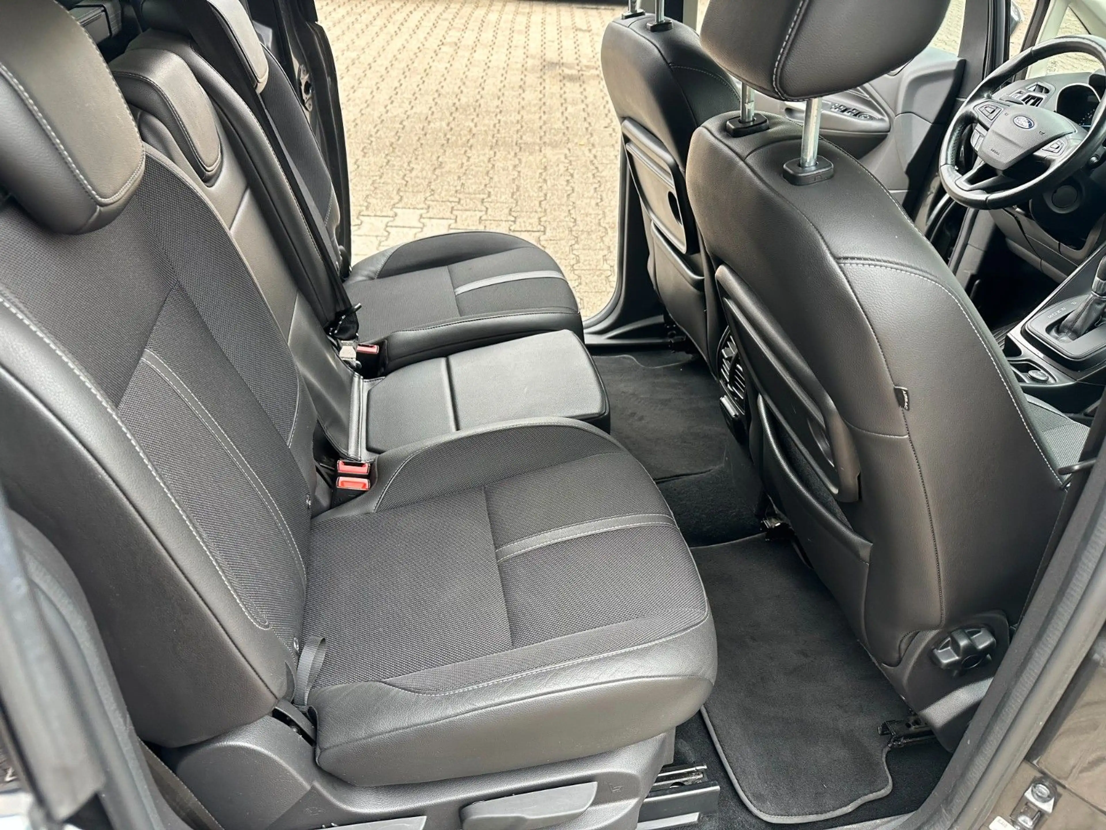 Ford Grand C-Max Autom. 134kw*Kamera*Teilleder*Navi — photo 13