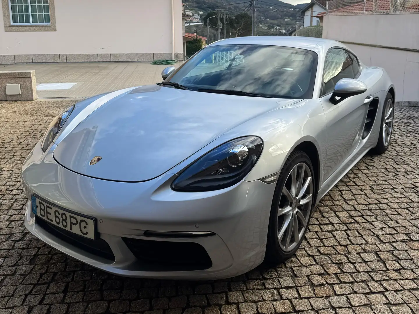 Porsche 718 Cayman Plateado - 1
