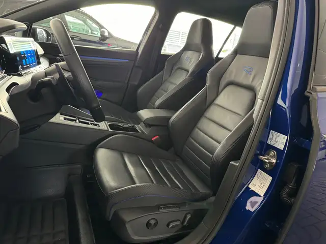 Volkswagen Golf view 6