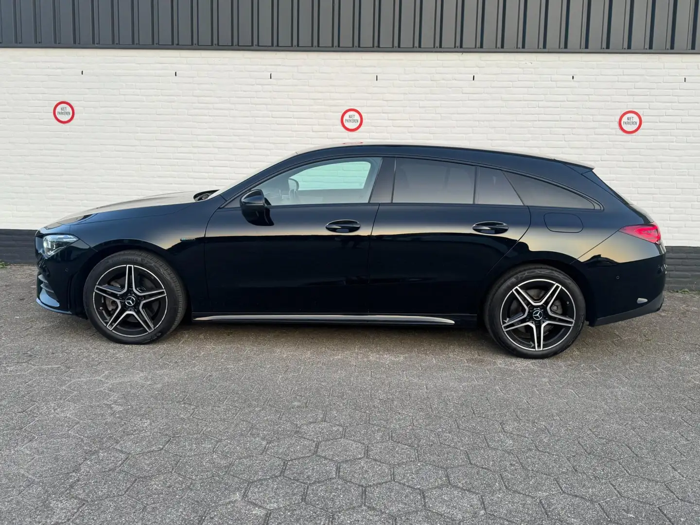 Mercedes-Benz CLA 250 Shooting Brake 250e AMG-line TOPSTAAT! Noir - 2
