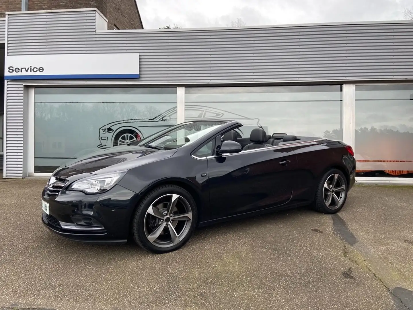 Opel Cascada 2.0 CDTi - Navigatie - Camera - Leder - Garantie Zwart - 1