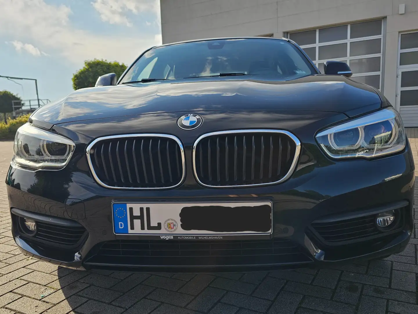 BMW 120 120i Aut. Advantage LED, Leder, PDC, Scheckheft Чёрный - 2