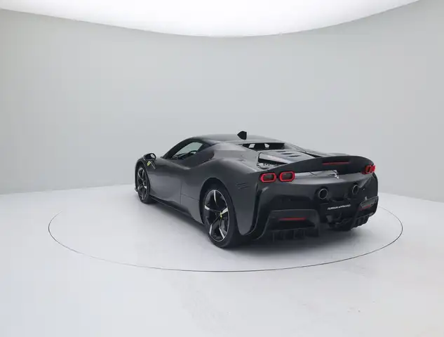 Ferrari SF90 Stradale view 9