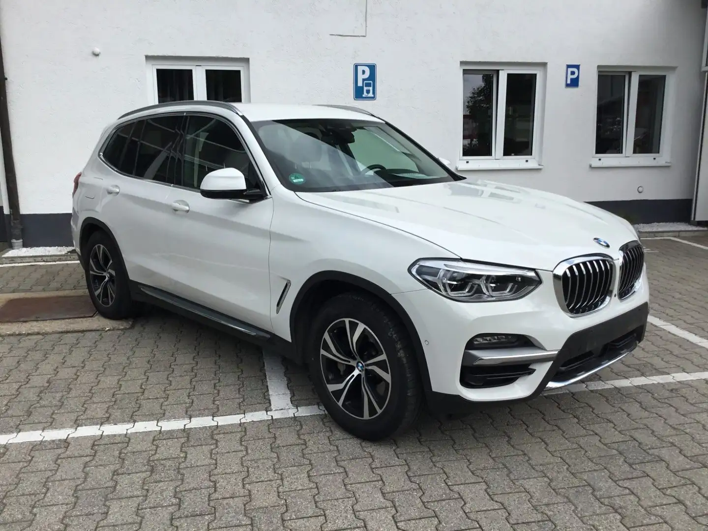 BMW X3 xDrive 30 e Luxury Line HUD Navi Prof. DAB Weiß - 2