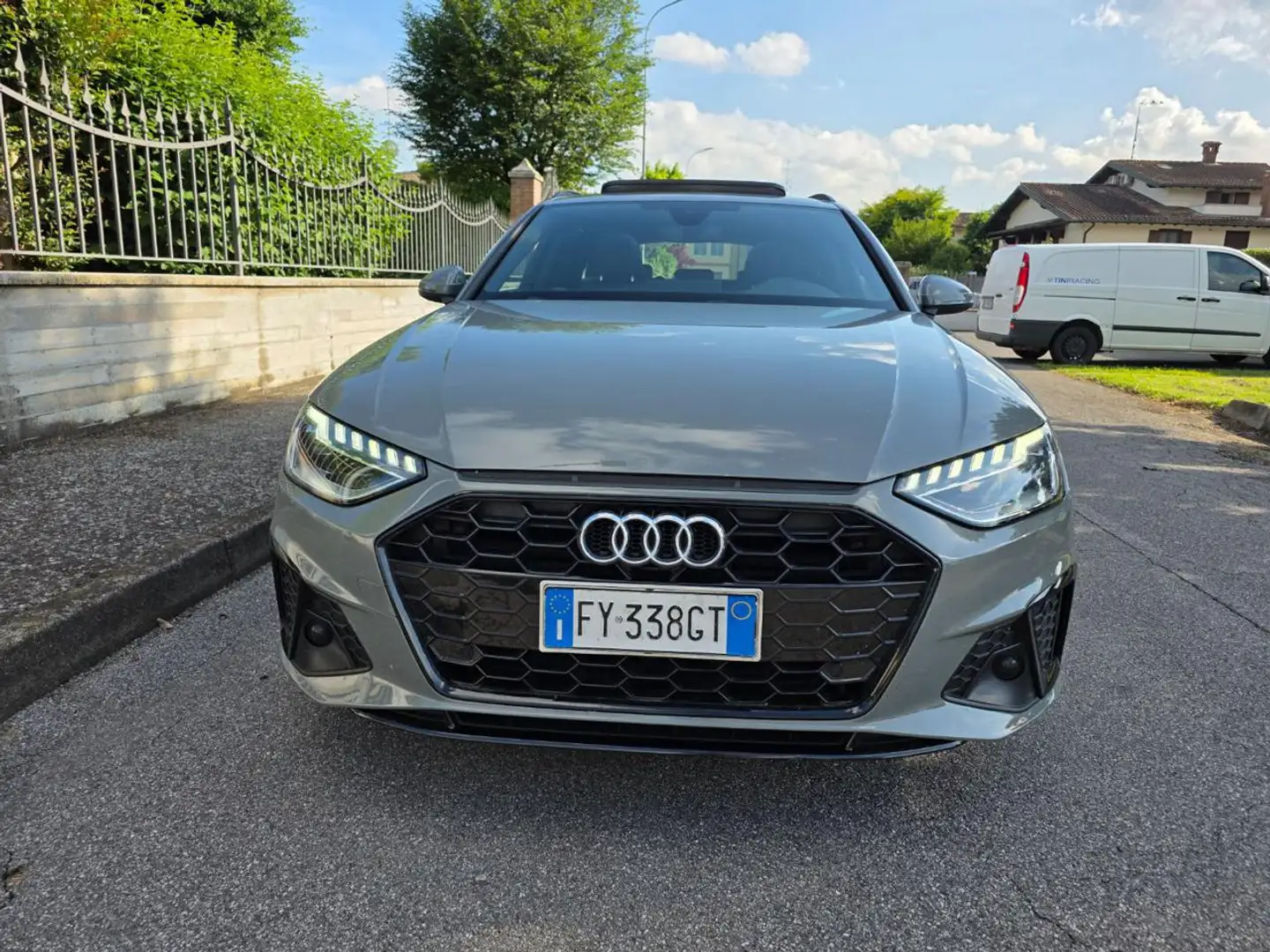 Audi A4 Avant 35 TDI/163 CV S tronic S line edition Gris - 2