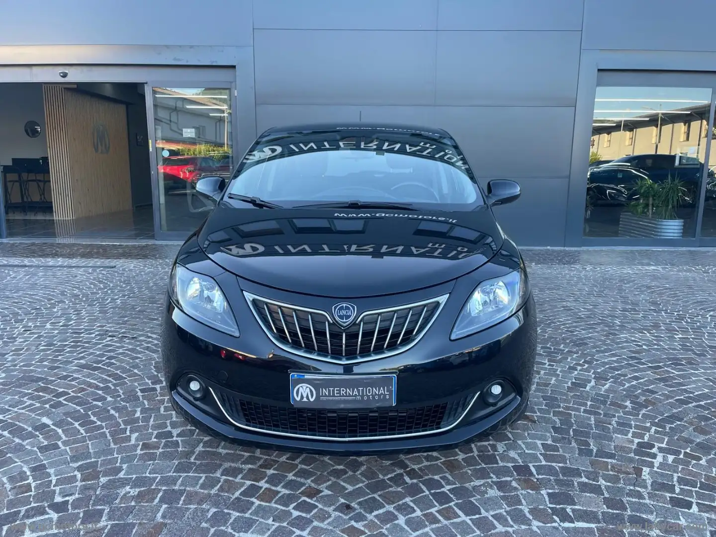 Lancia Ypsilon 1.0 FireFly 5p.S&S Hybryd Gold Nero - 2