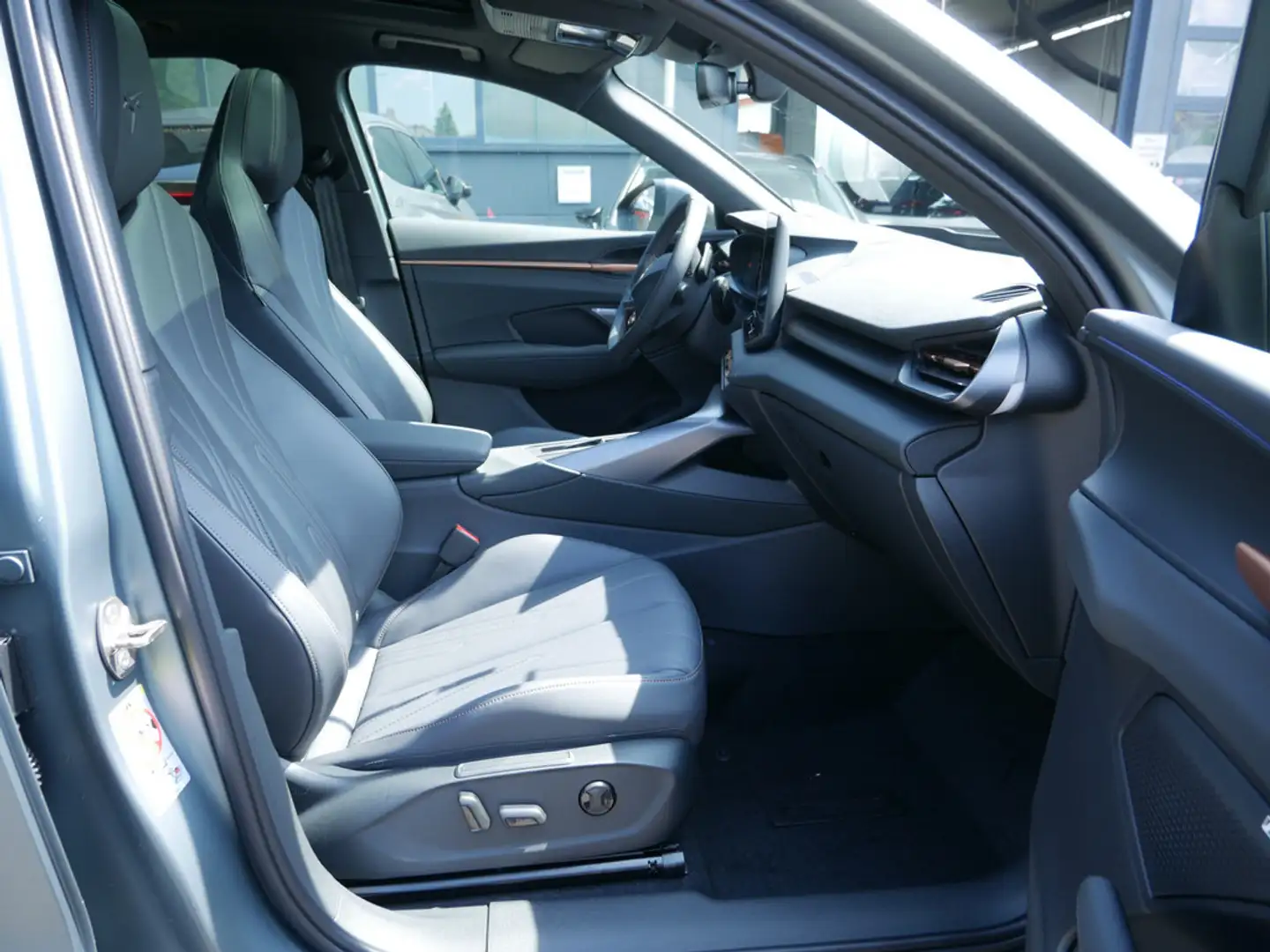 CUPRA Terramar America's Cup Limited Edition 1.5 e-Hybrid Gris - 2