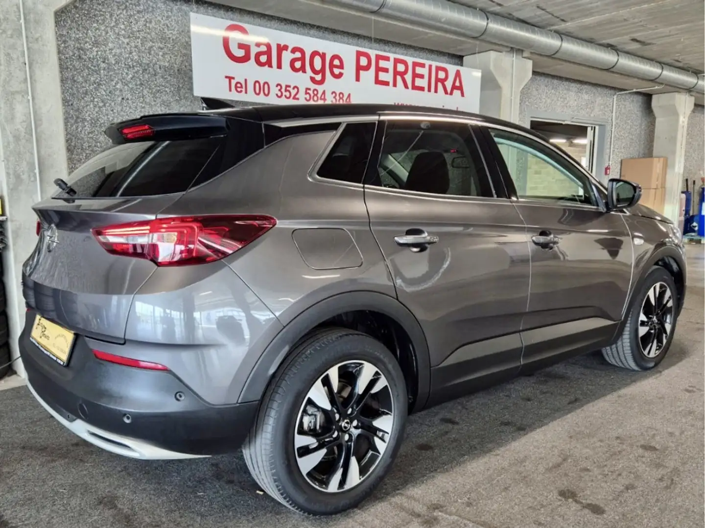 Opel Grandland X 2.0D ULTIMATE CUIR NAVI 1 HAND Grijs - 2