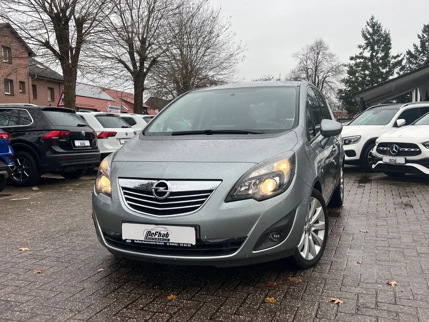 Opel Meriva B Innovation Automatik Silber - 1