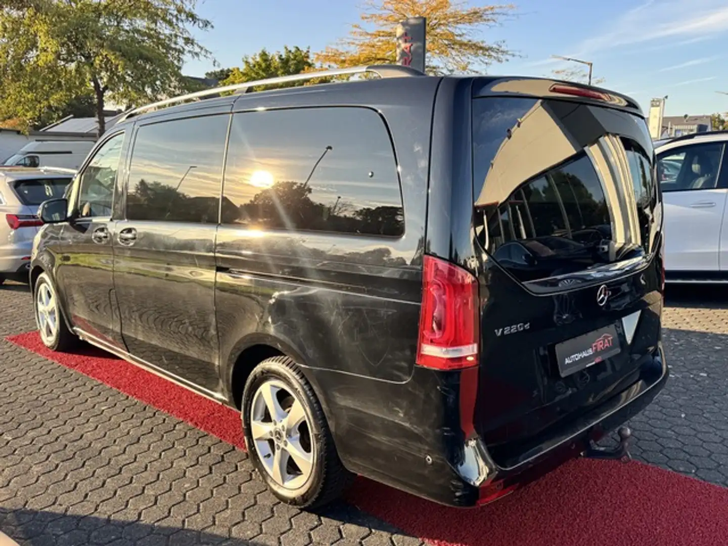 Mercedes-Benz V 220 Panorama°Navi°LED°Rück.Kamera° d Aut. EDITION Negro - 2